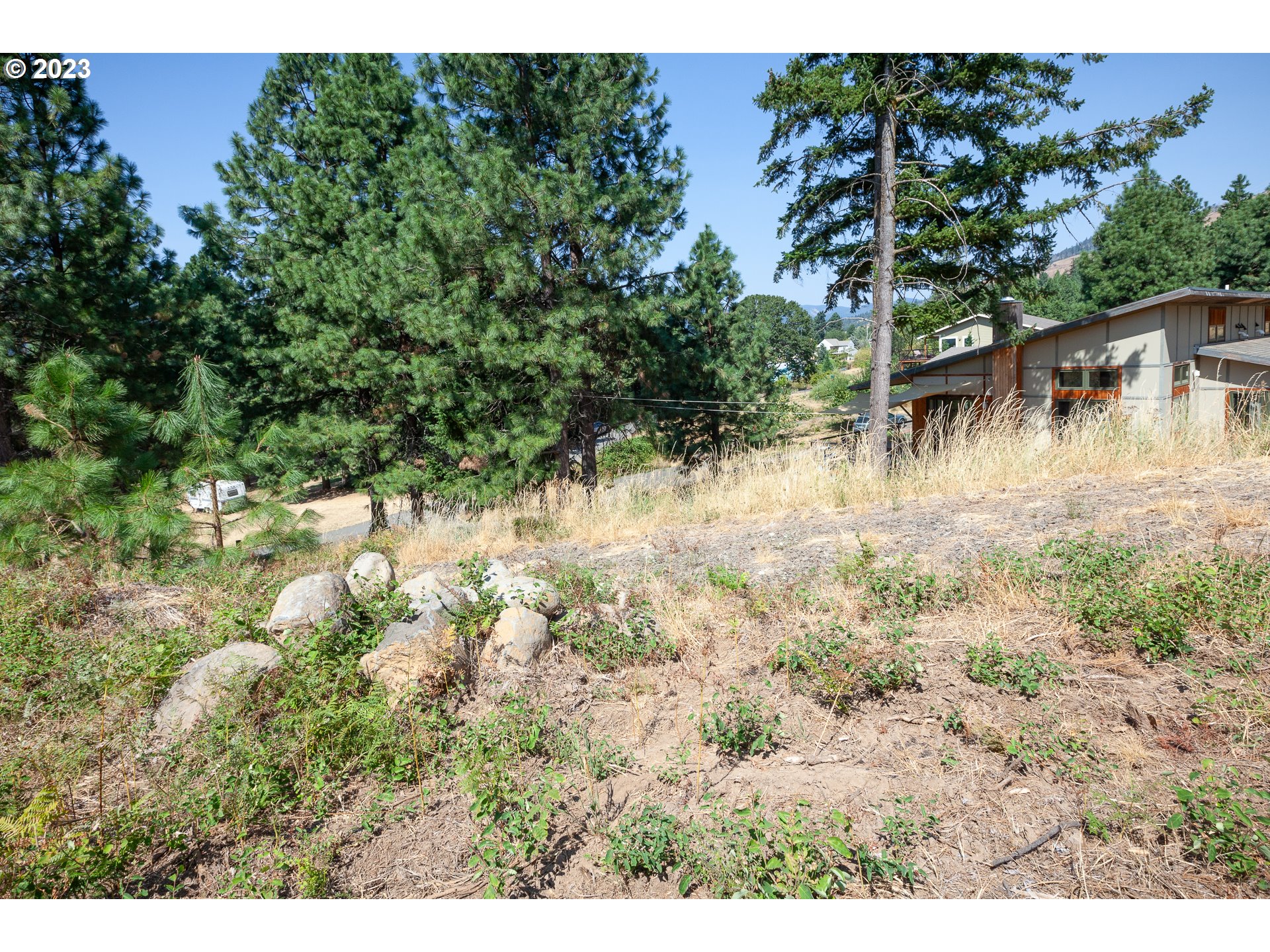 main property photo 24