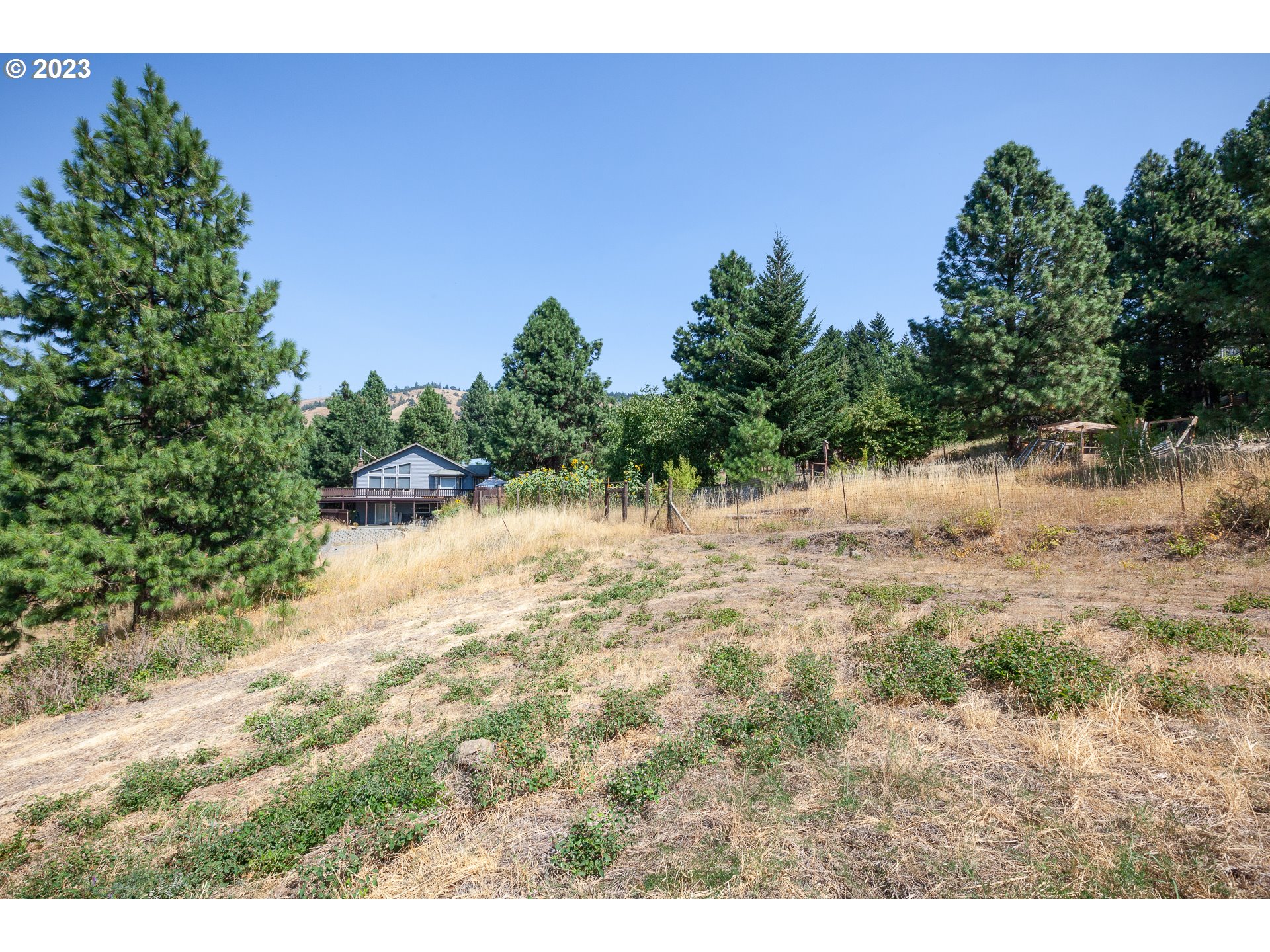 main property photo 27