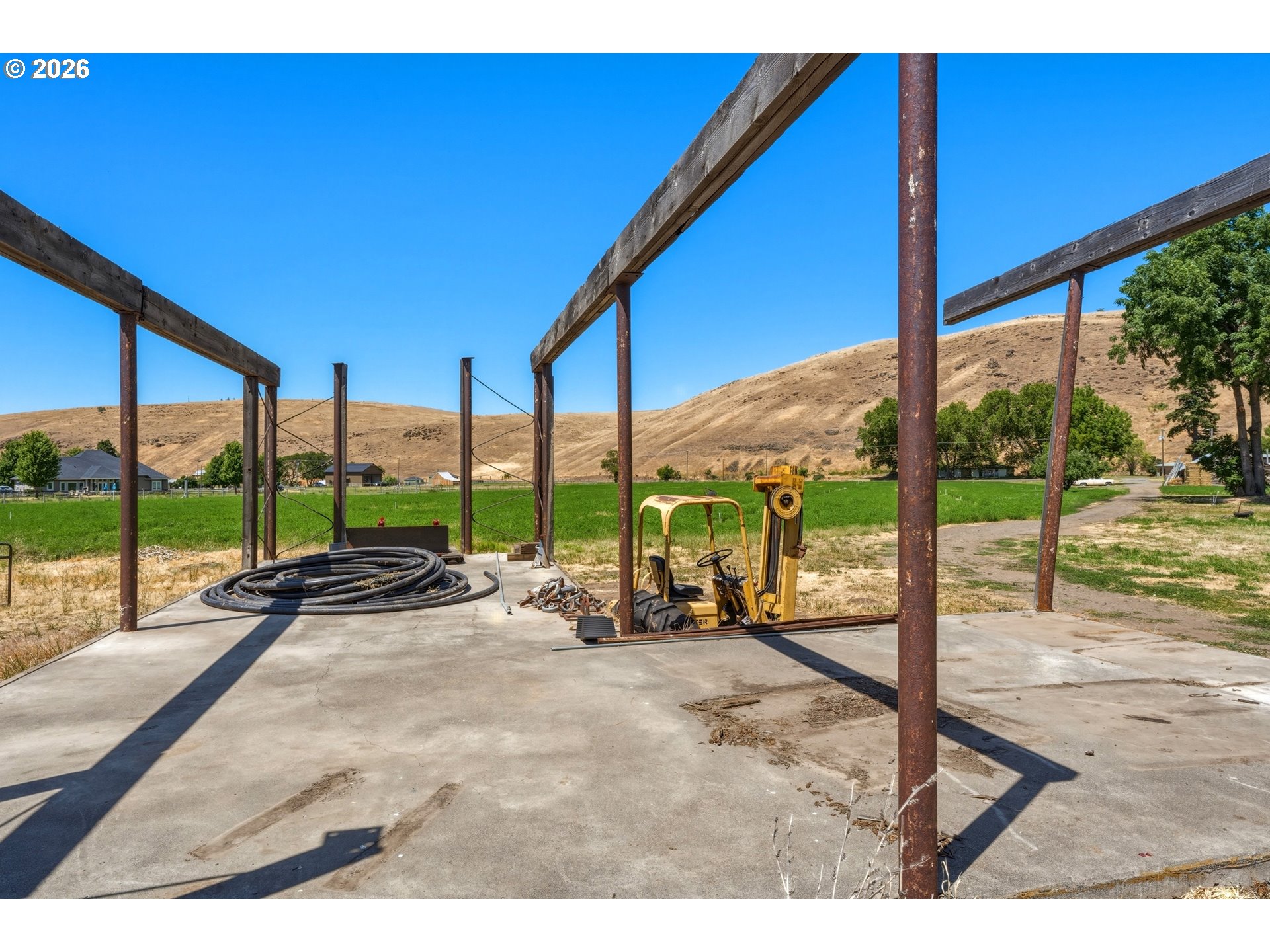 main property photo 8