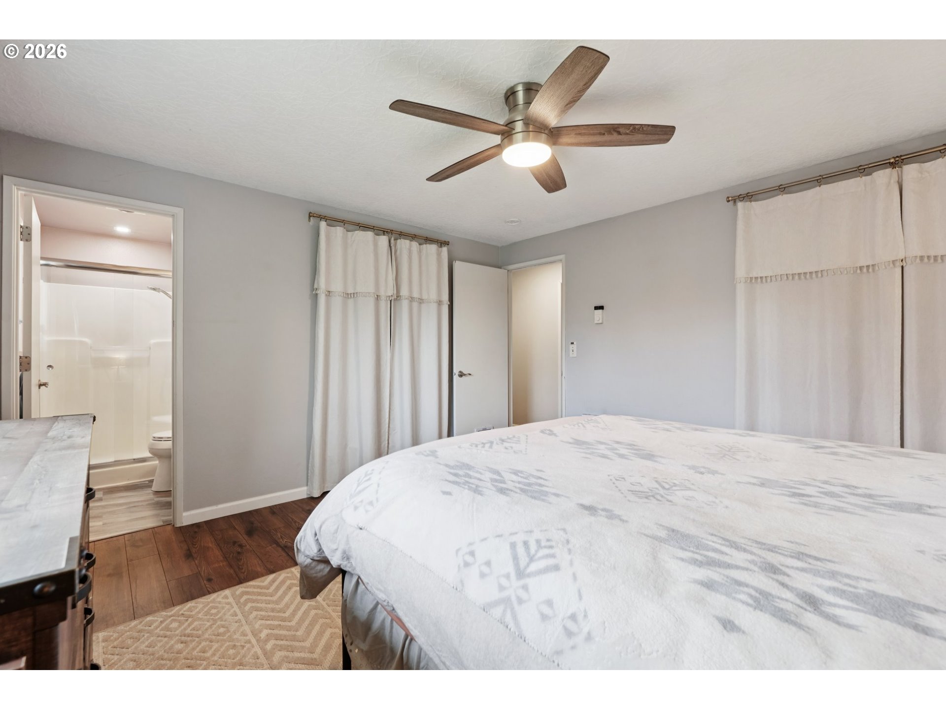 property viewer photo 25