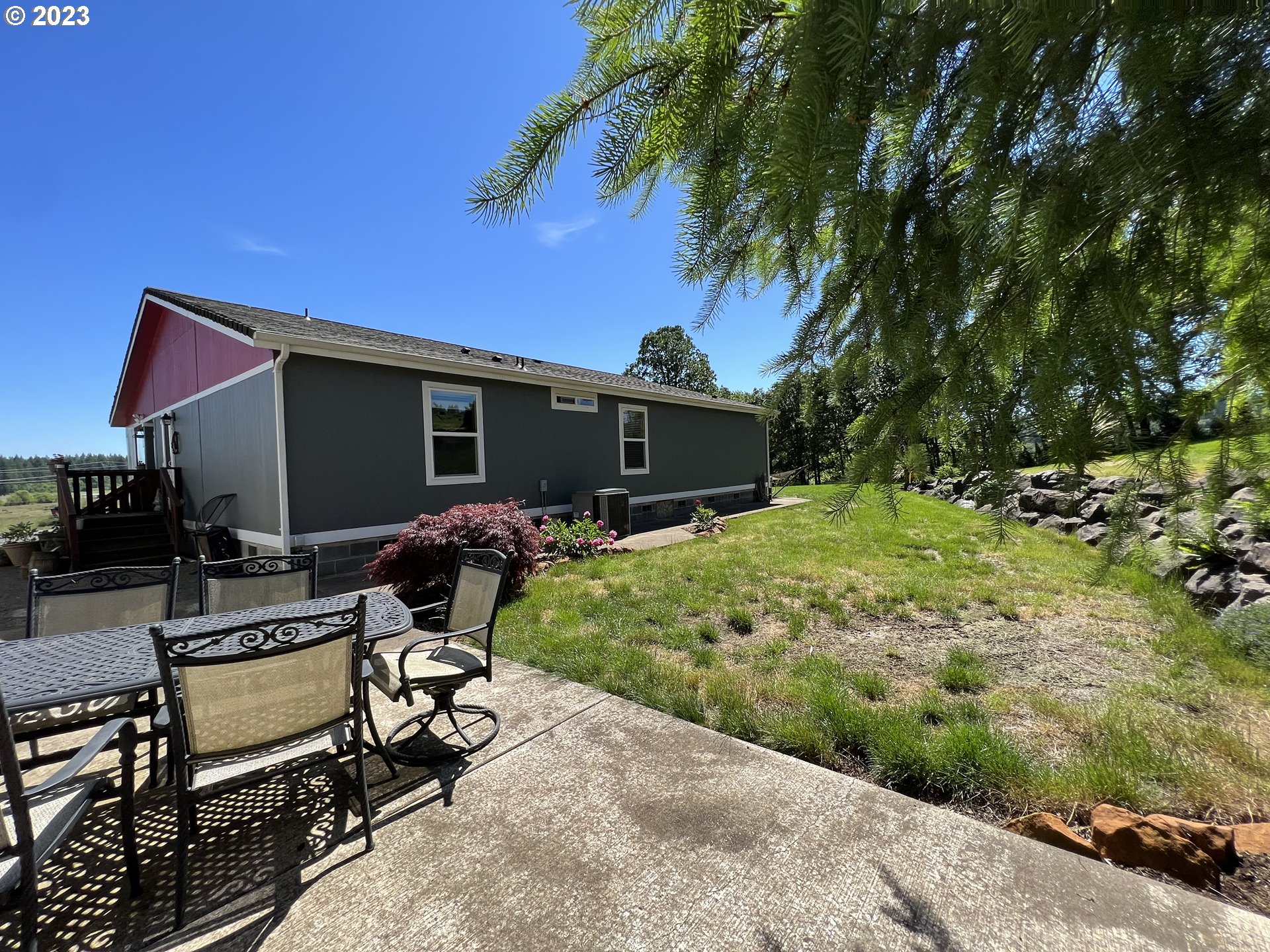main property photo 18