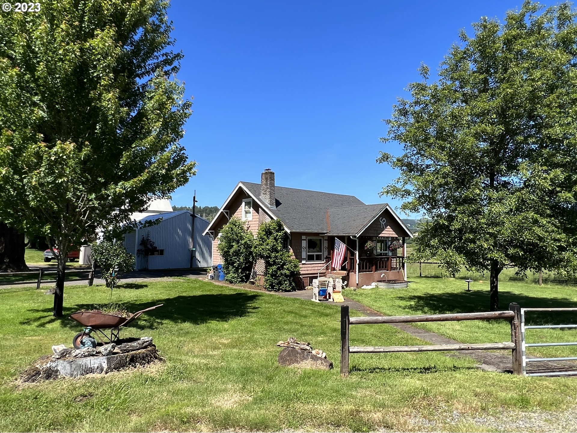 main property photo 30