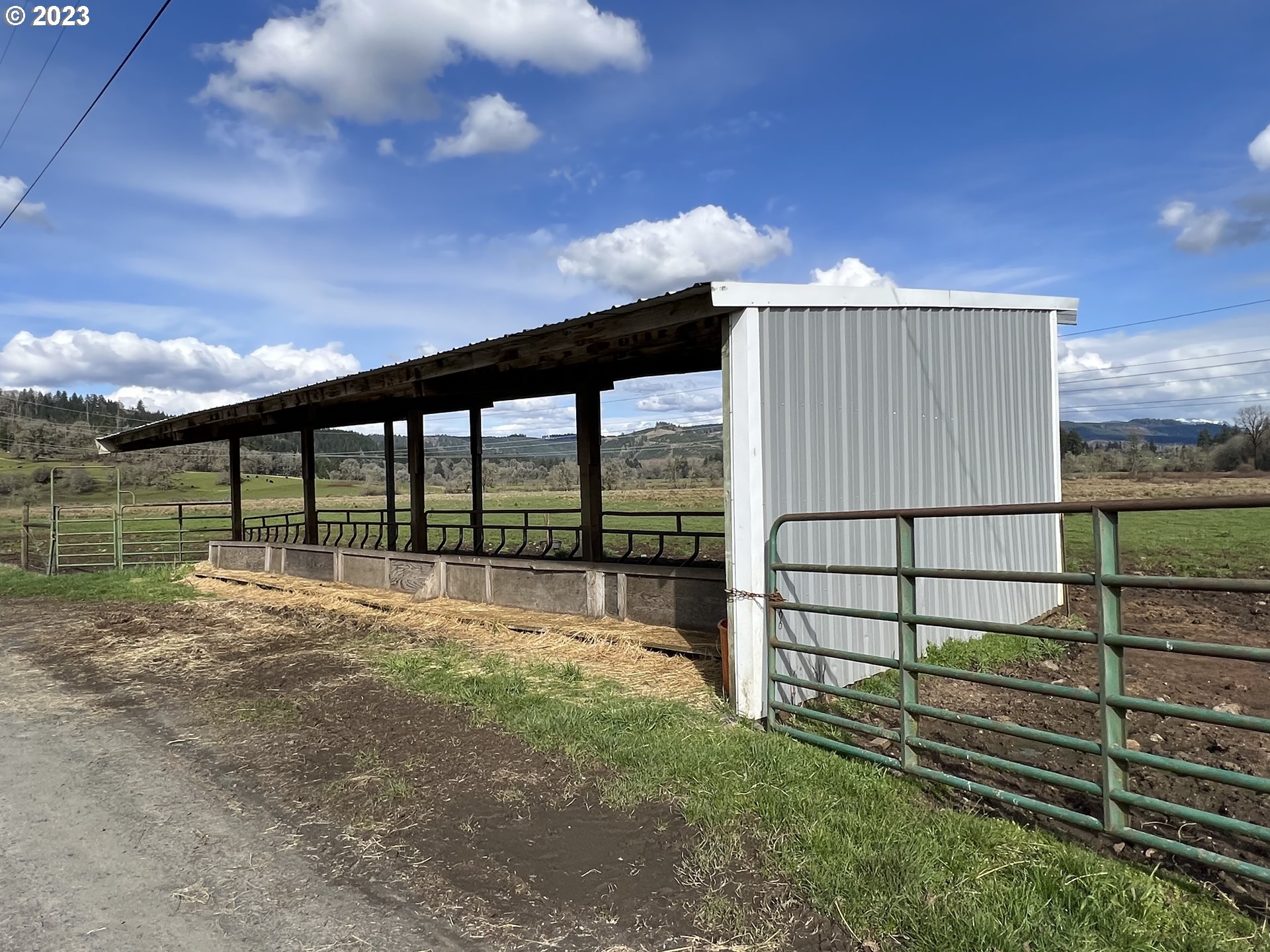 main property photo 40