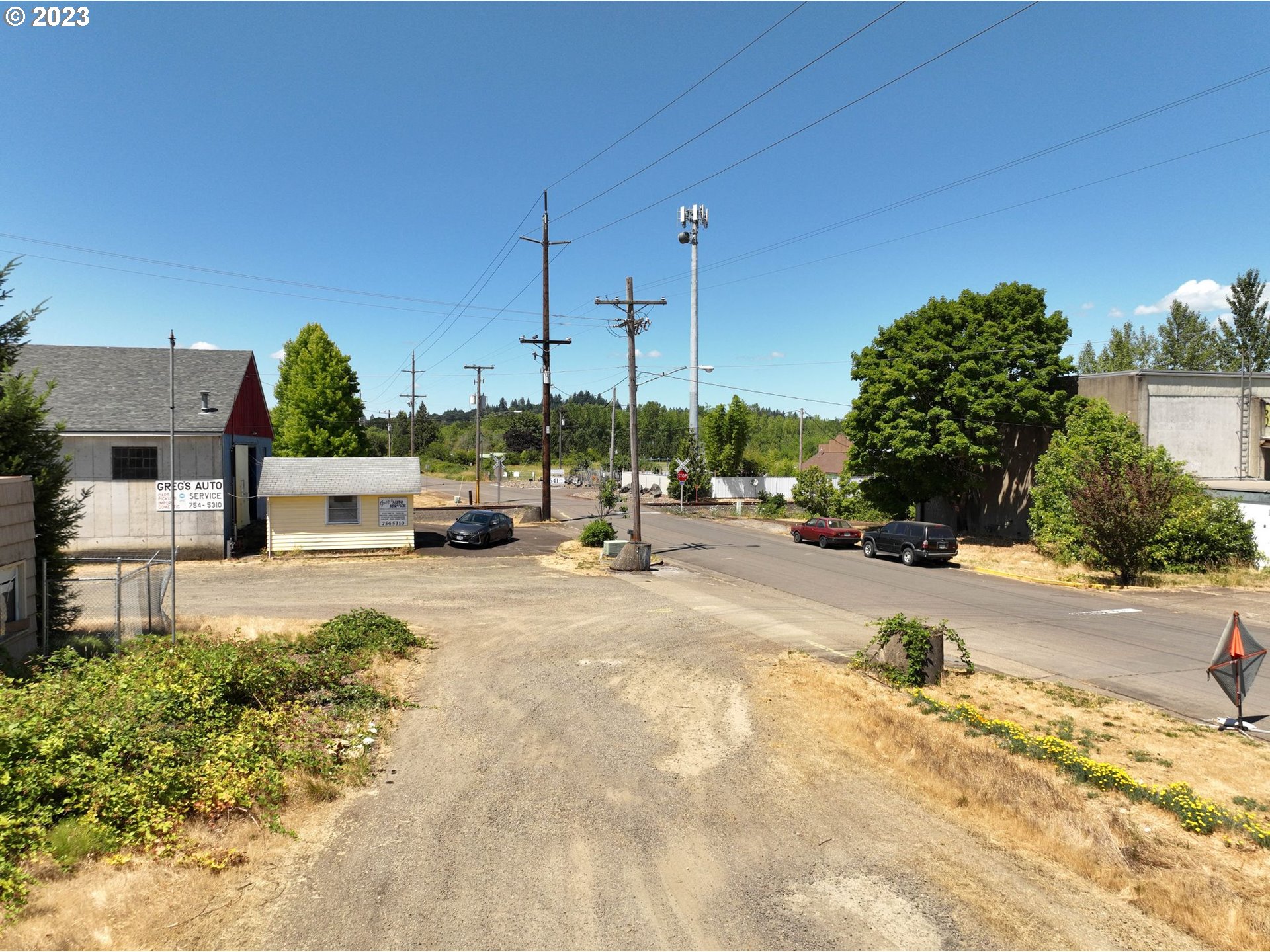 main property photo 23