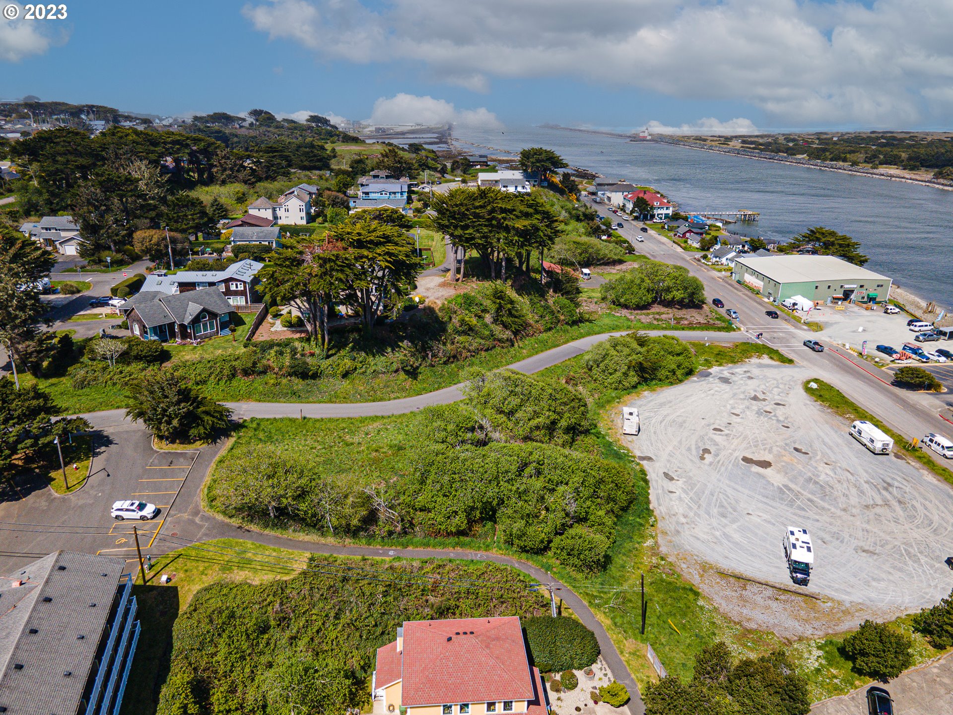 main property photo 16