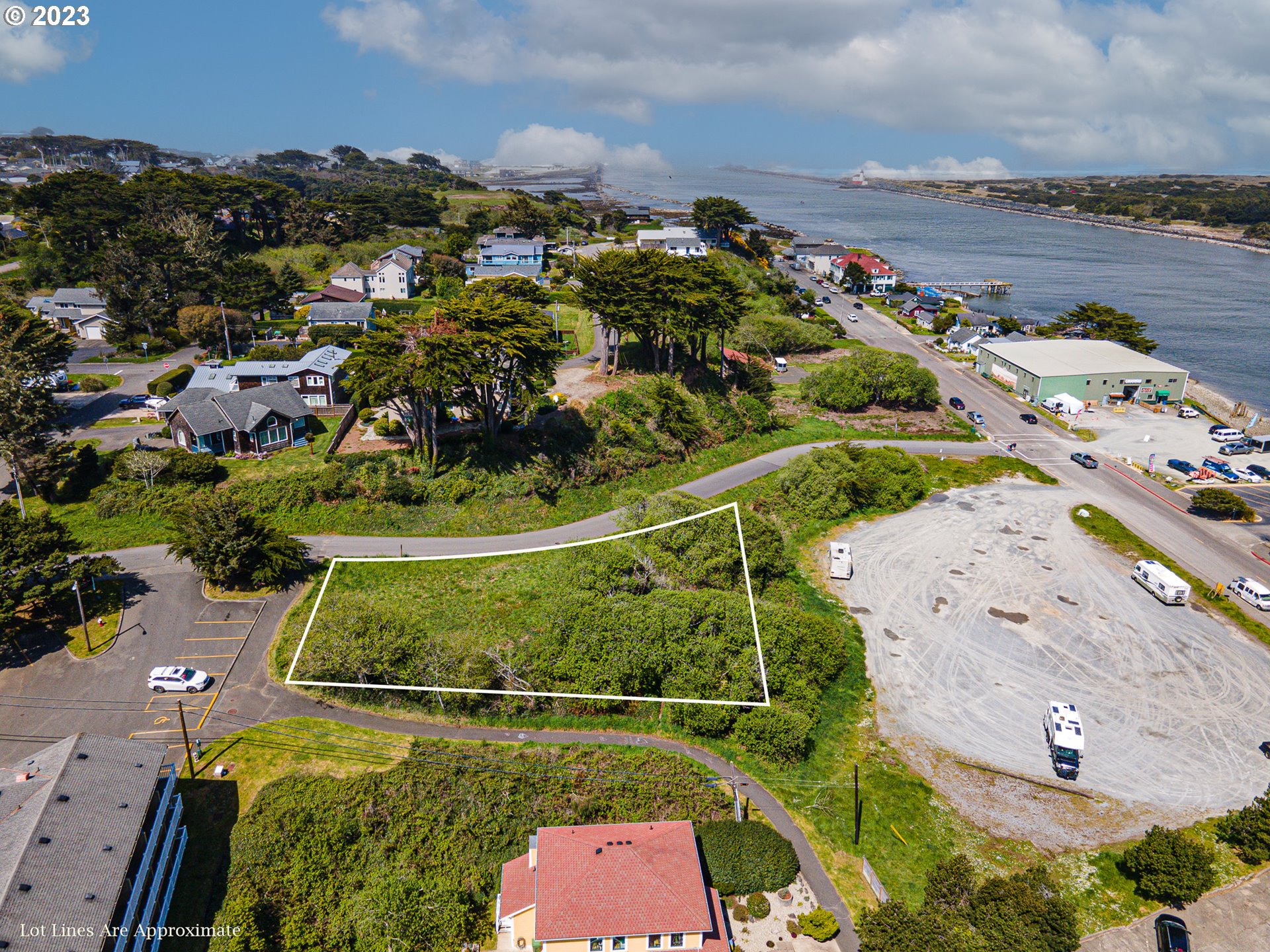 main property photo 17