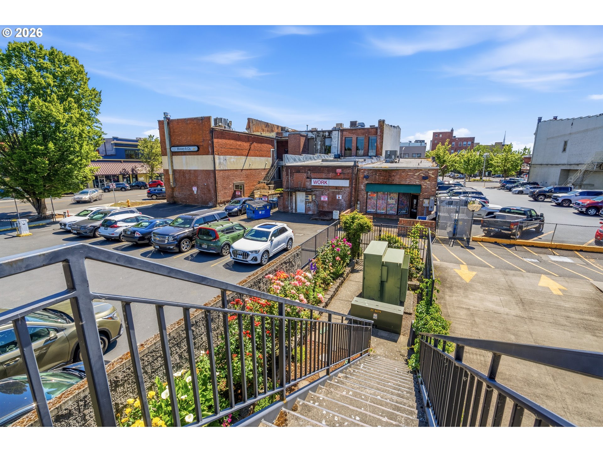 main property photo 28
