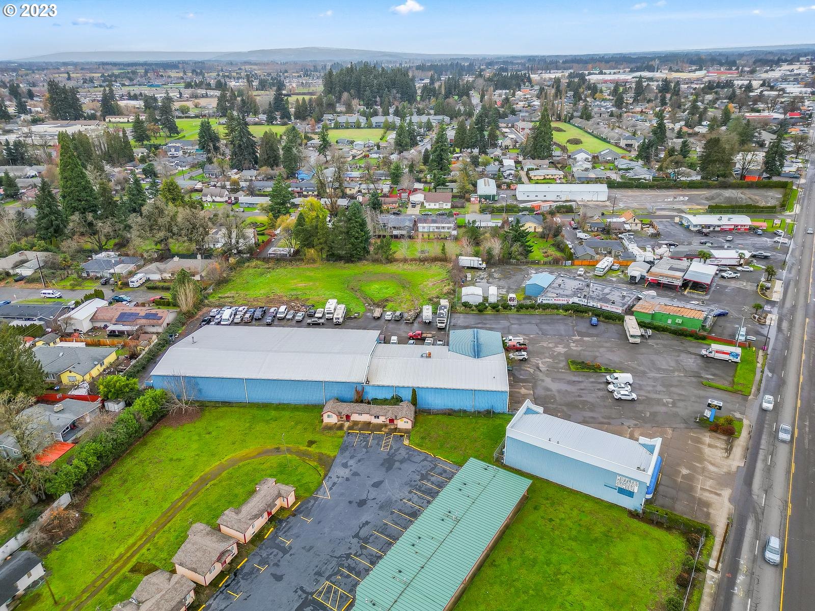 main property photo 37