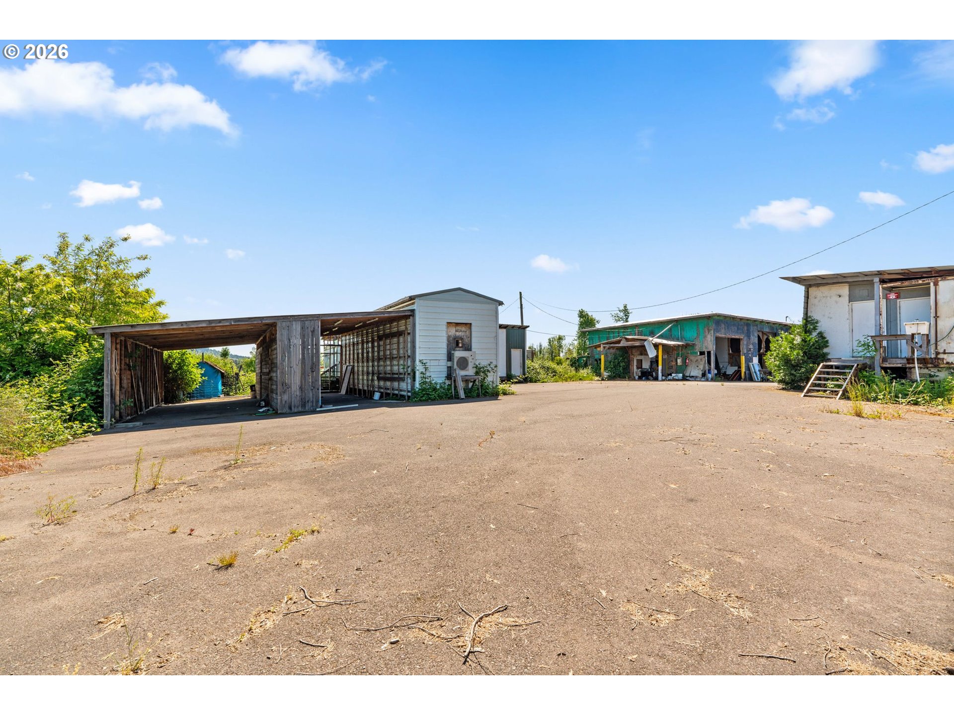 main property photo 14