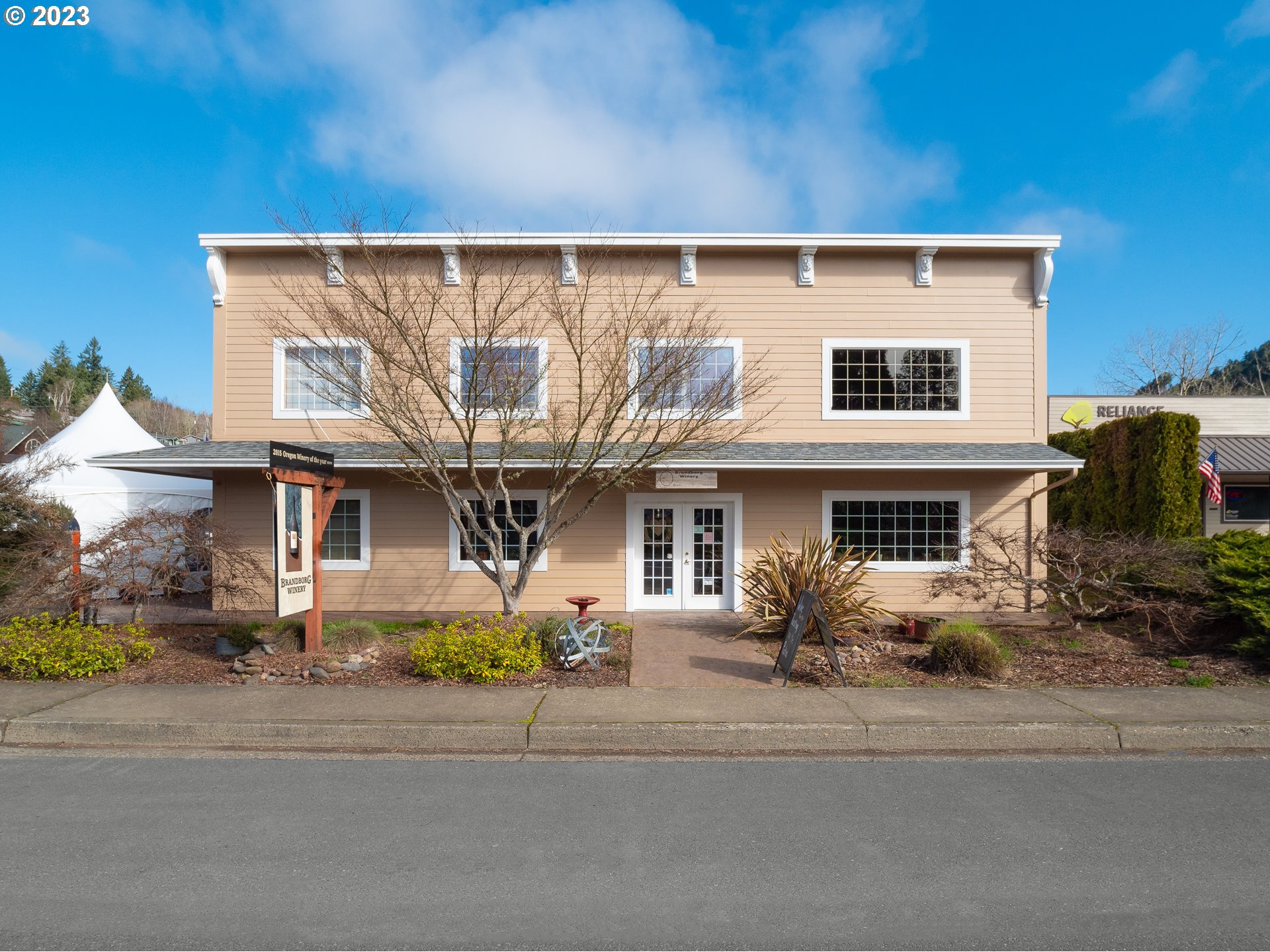 main property photo 2
