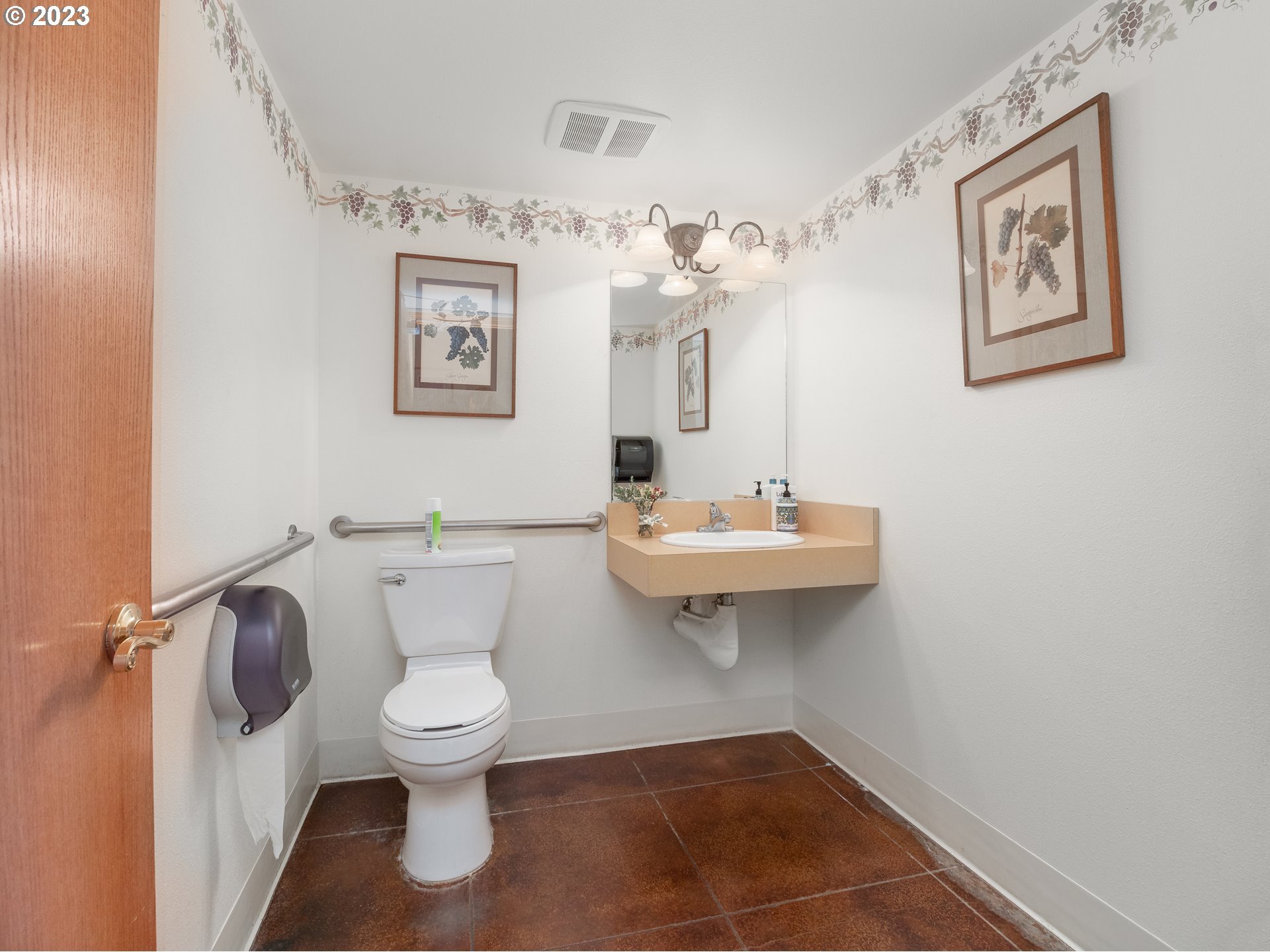 main property photo 21