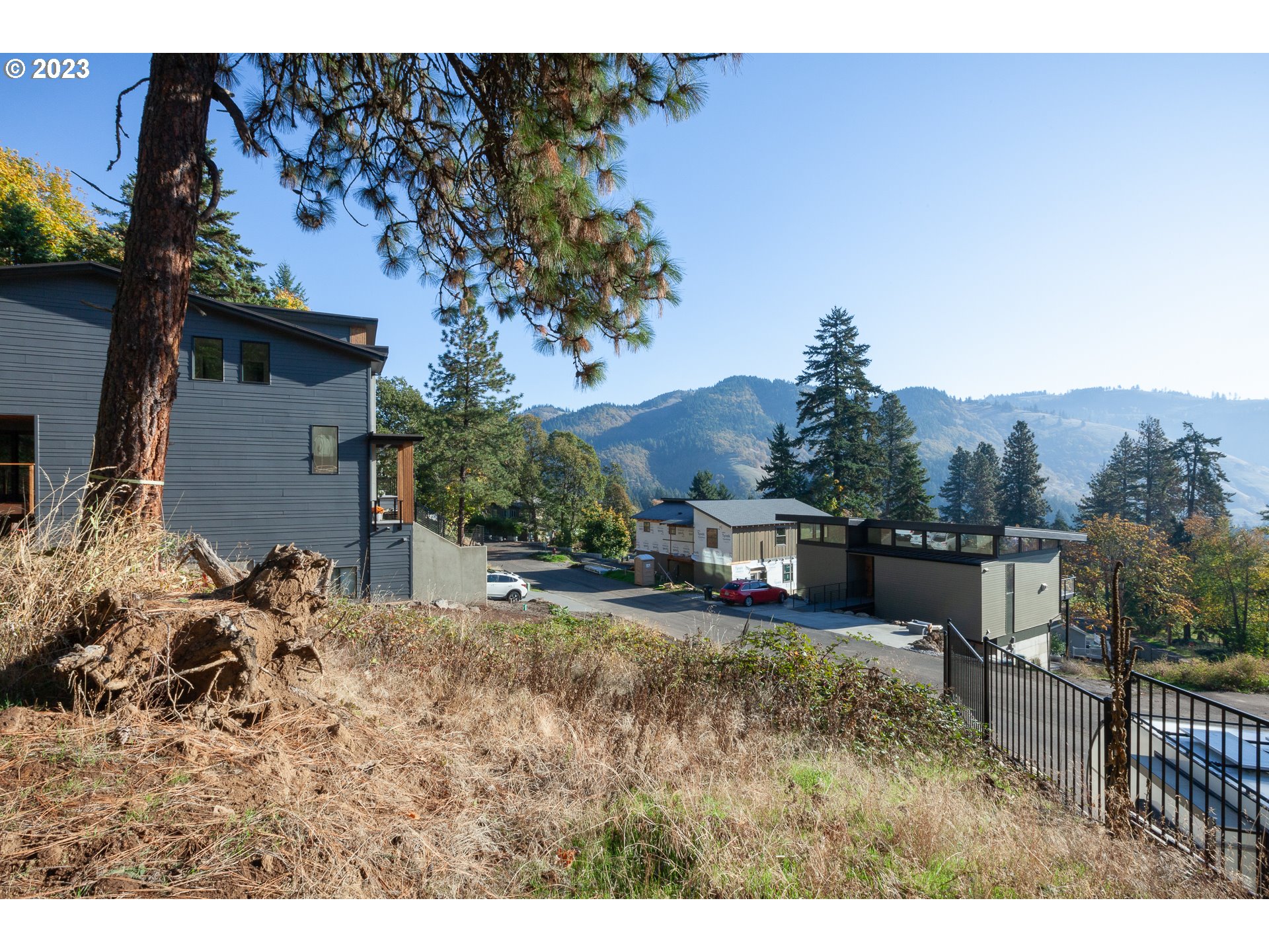 main property photo 17