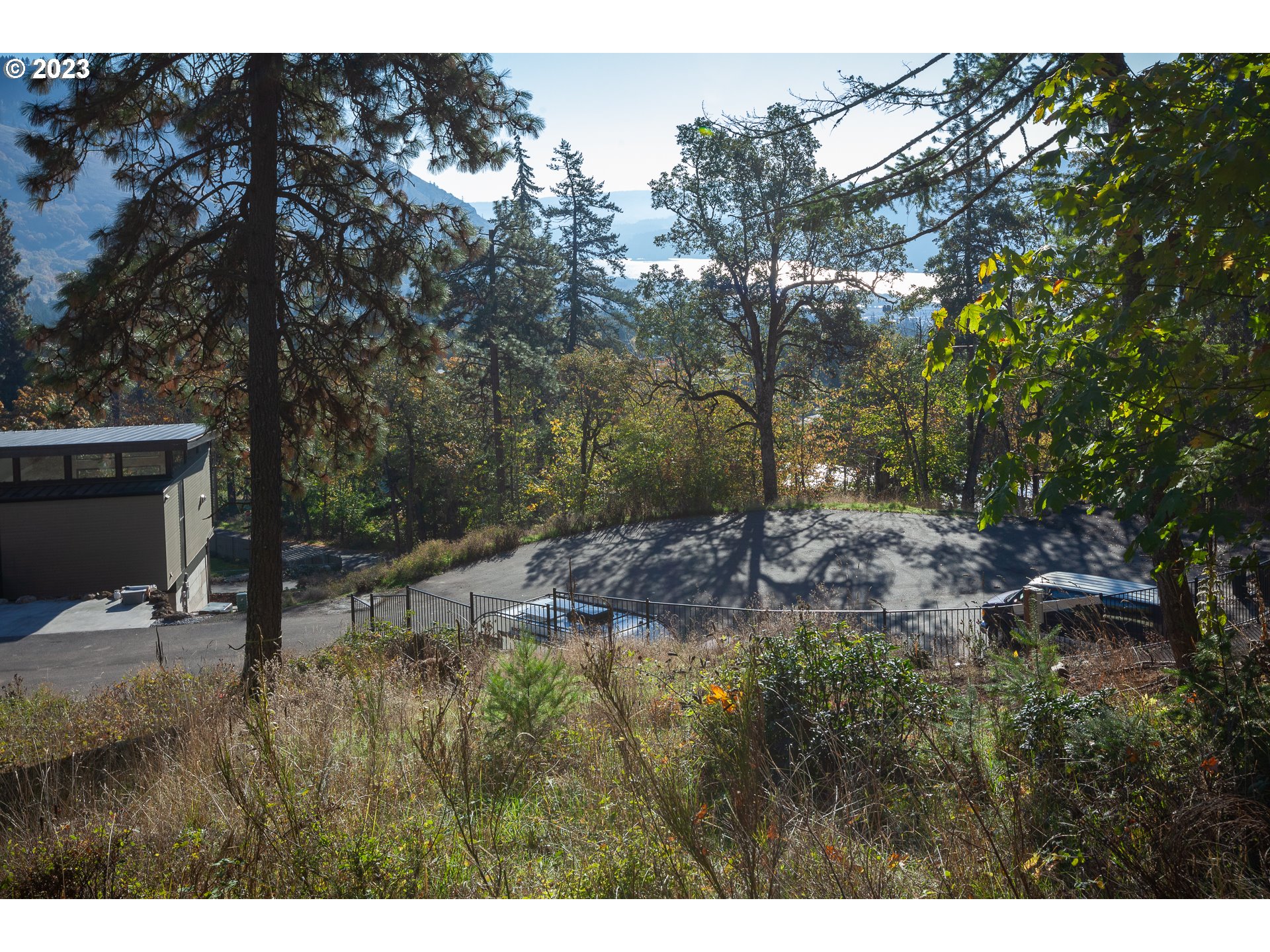 main property photo 23
