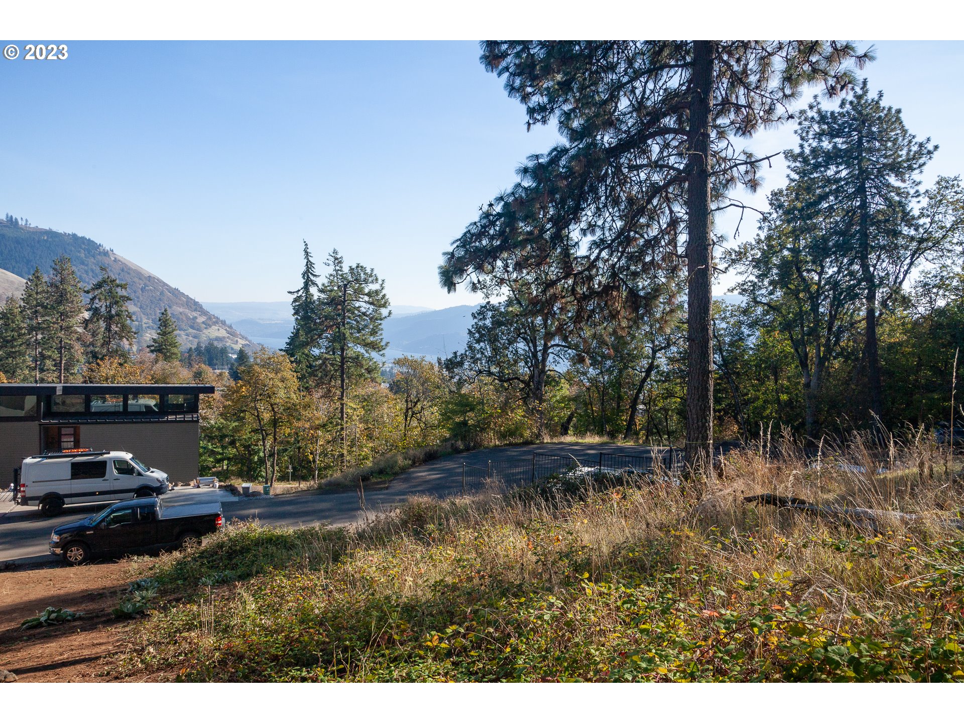 main property photo 31