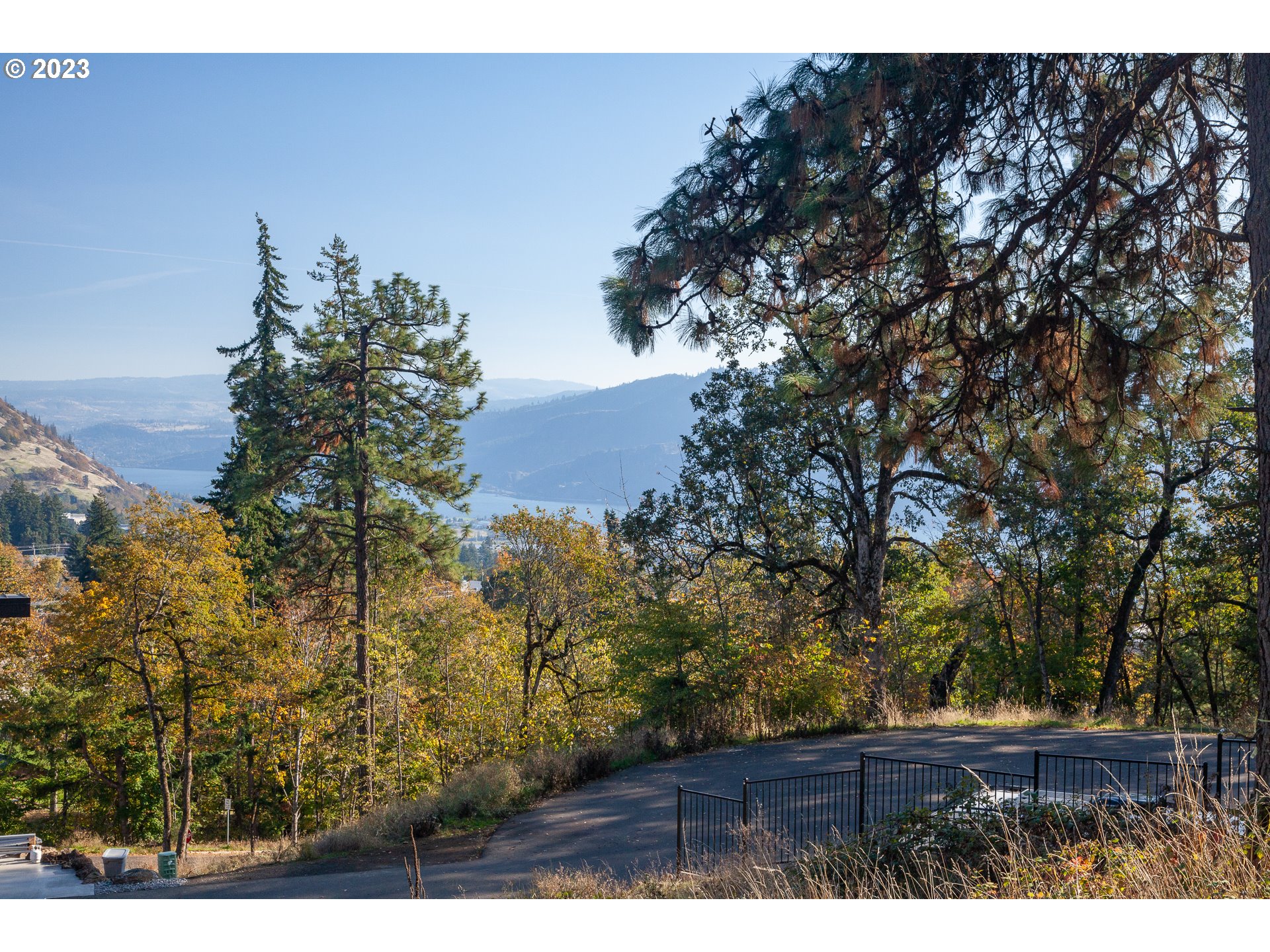 main property photo 33