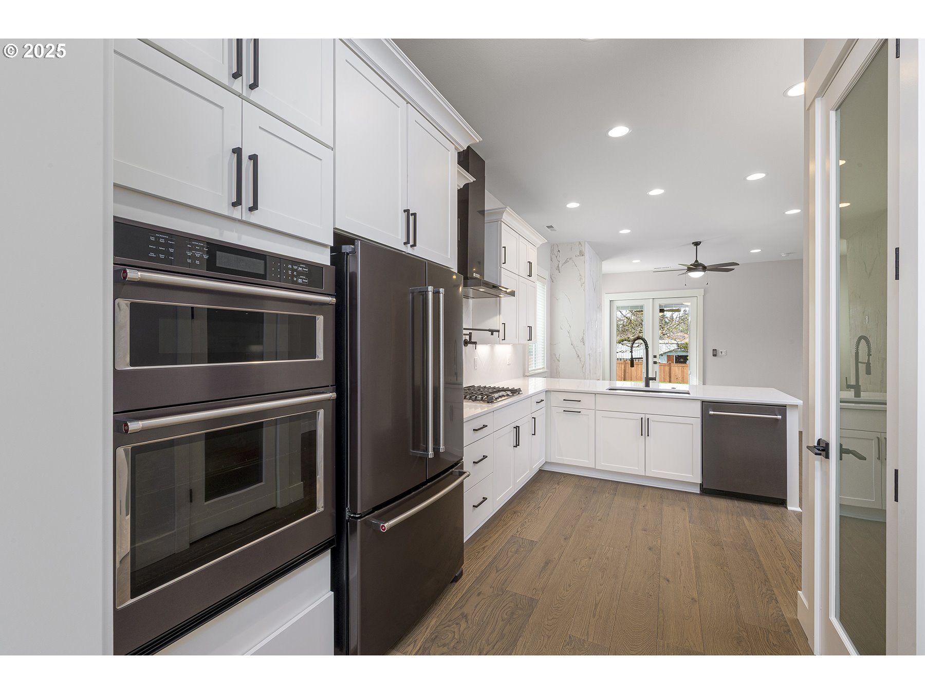 property viewer photo 10
