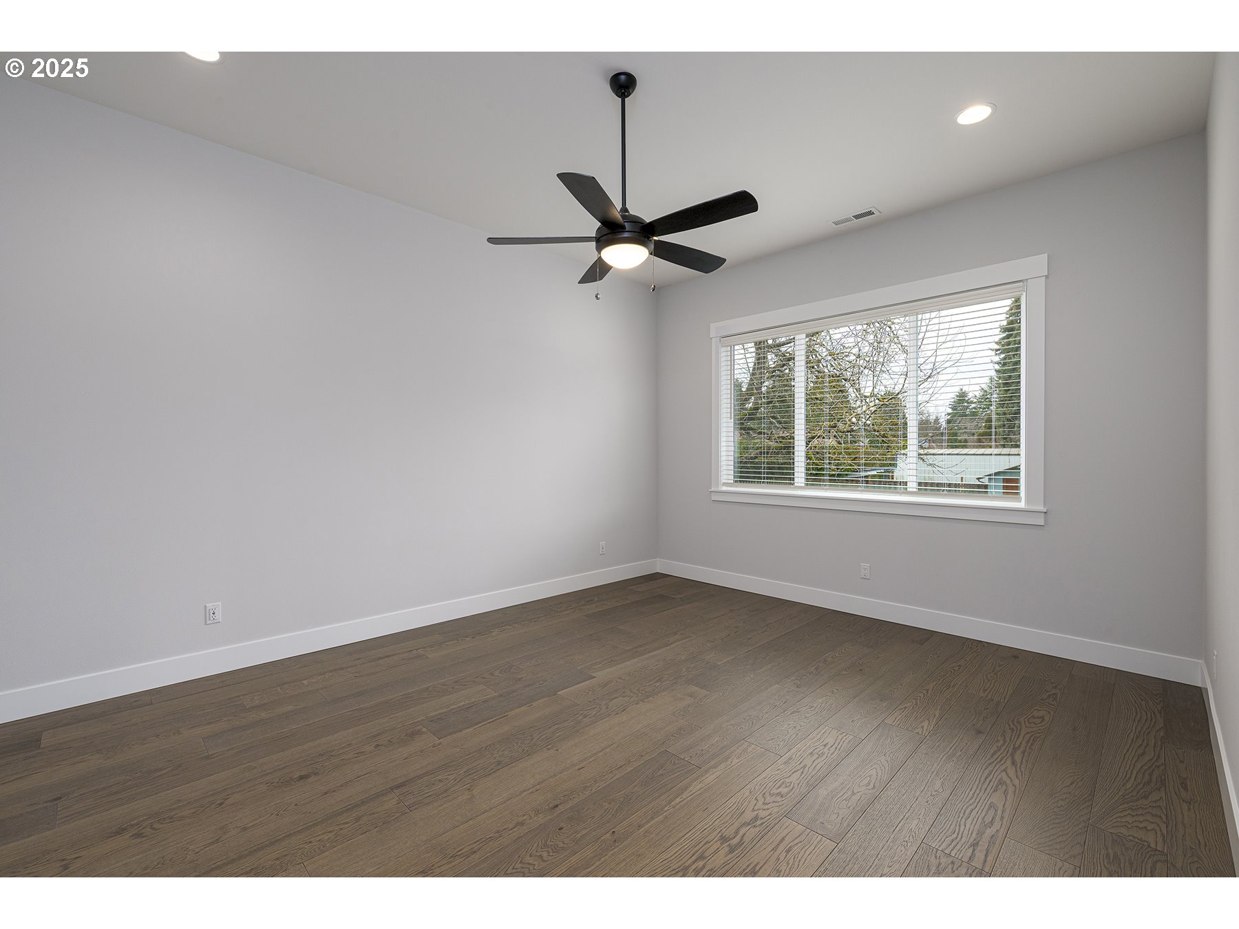 property viewer photo 13