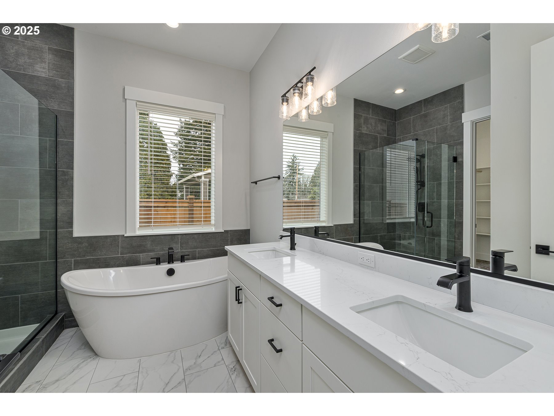 property viewer photo 15