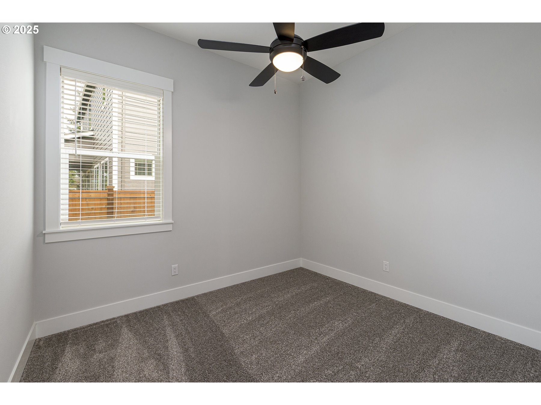 property viewer photo 19