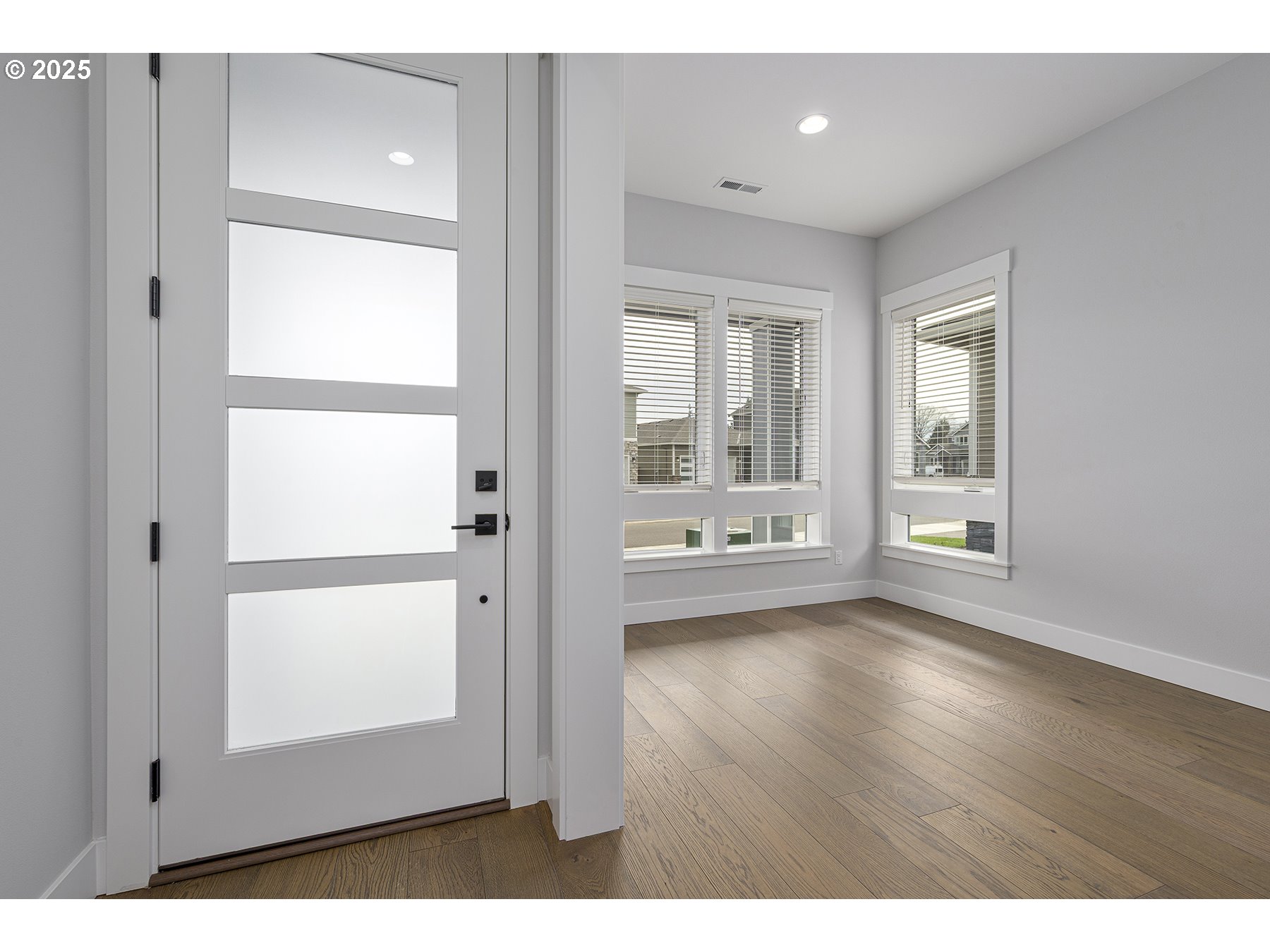 property viewer photo 3