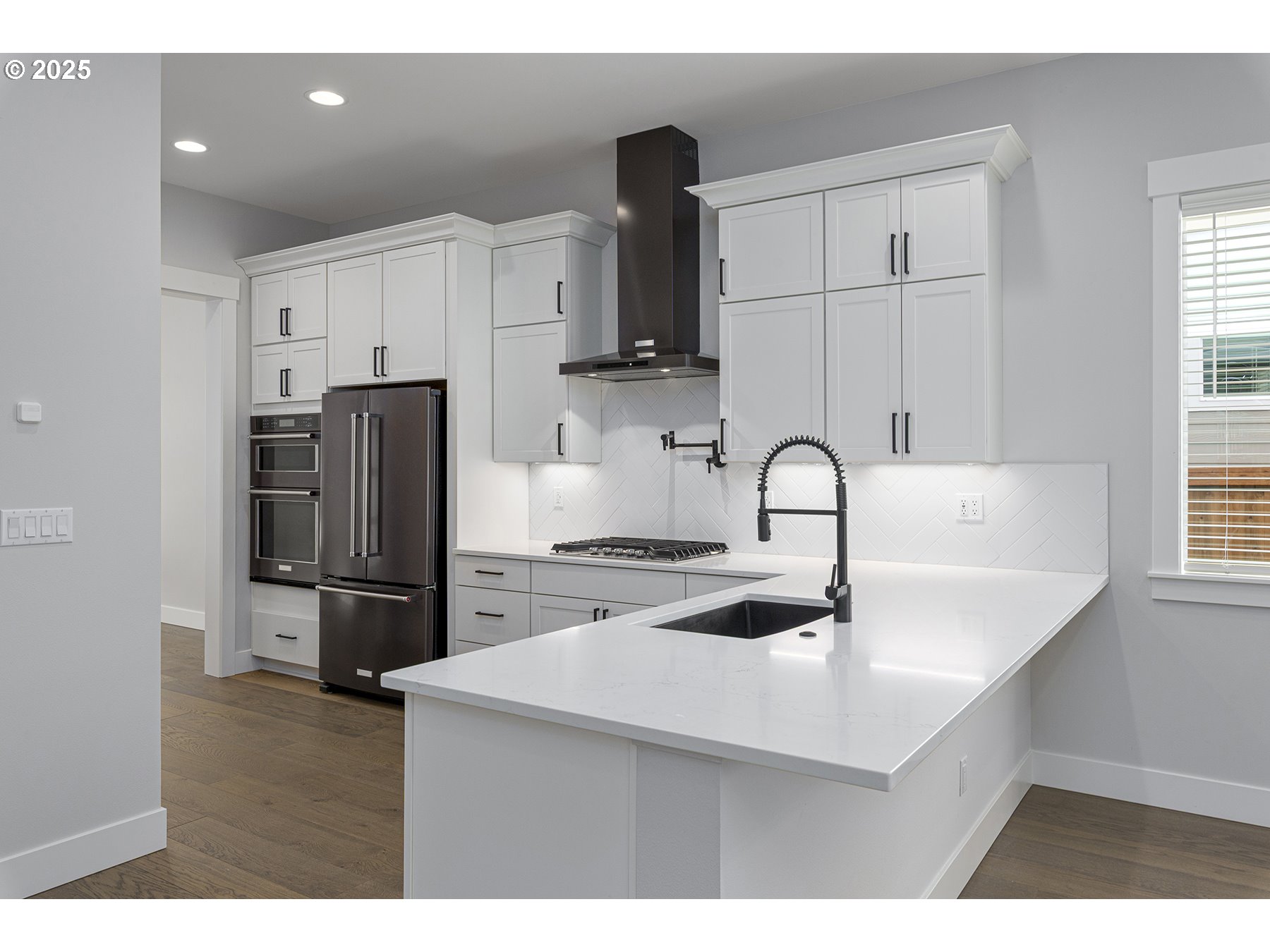 property viewer photo 7
