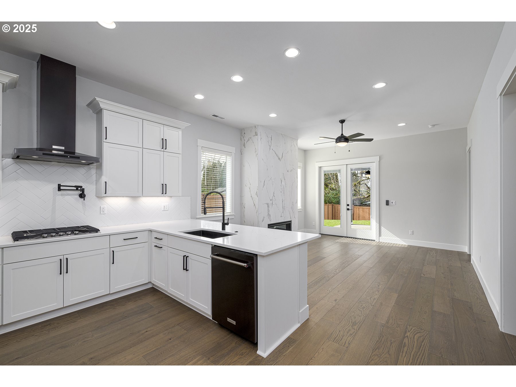 property viewer photo 8