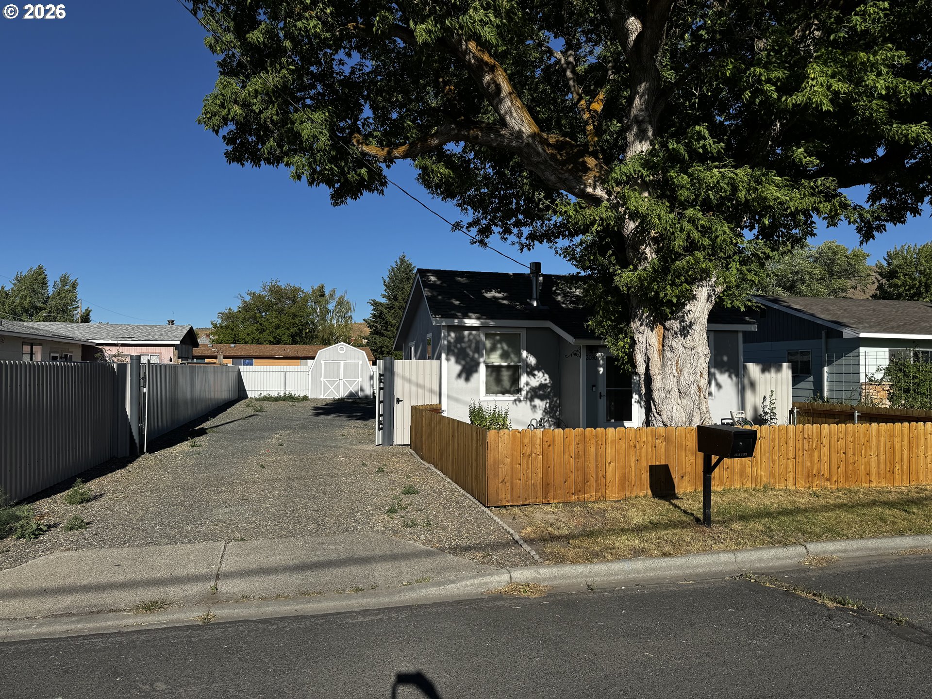 main property photo 17