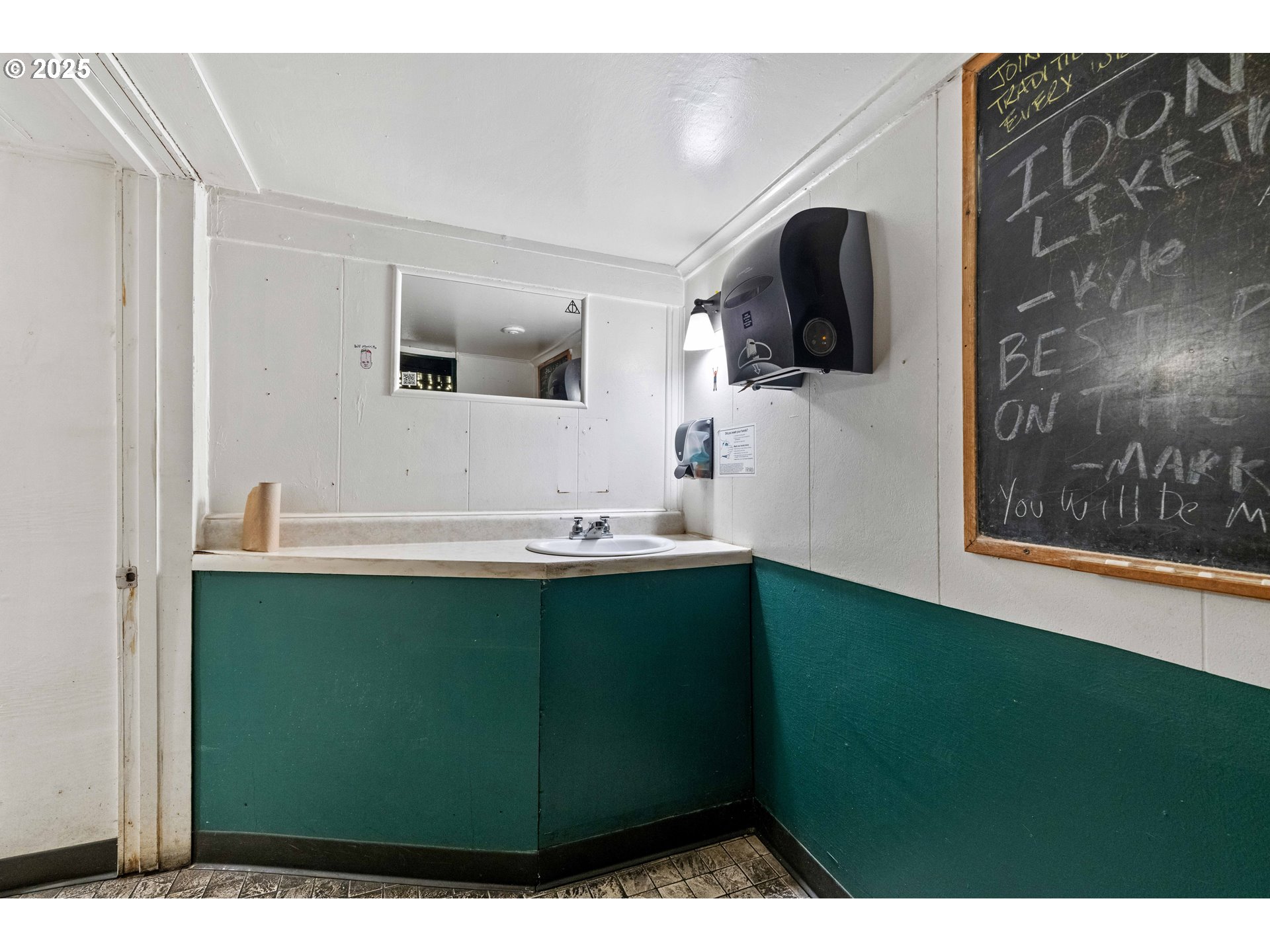 main property photo 18