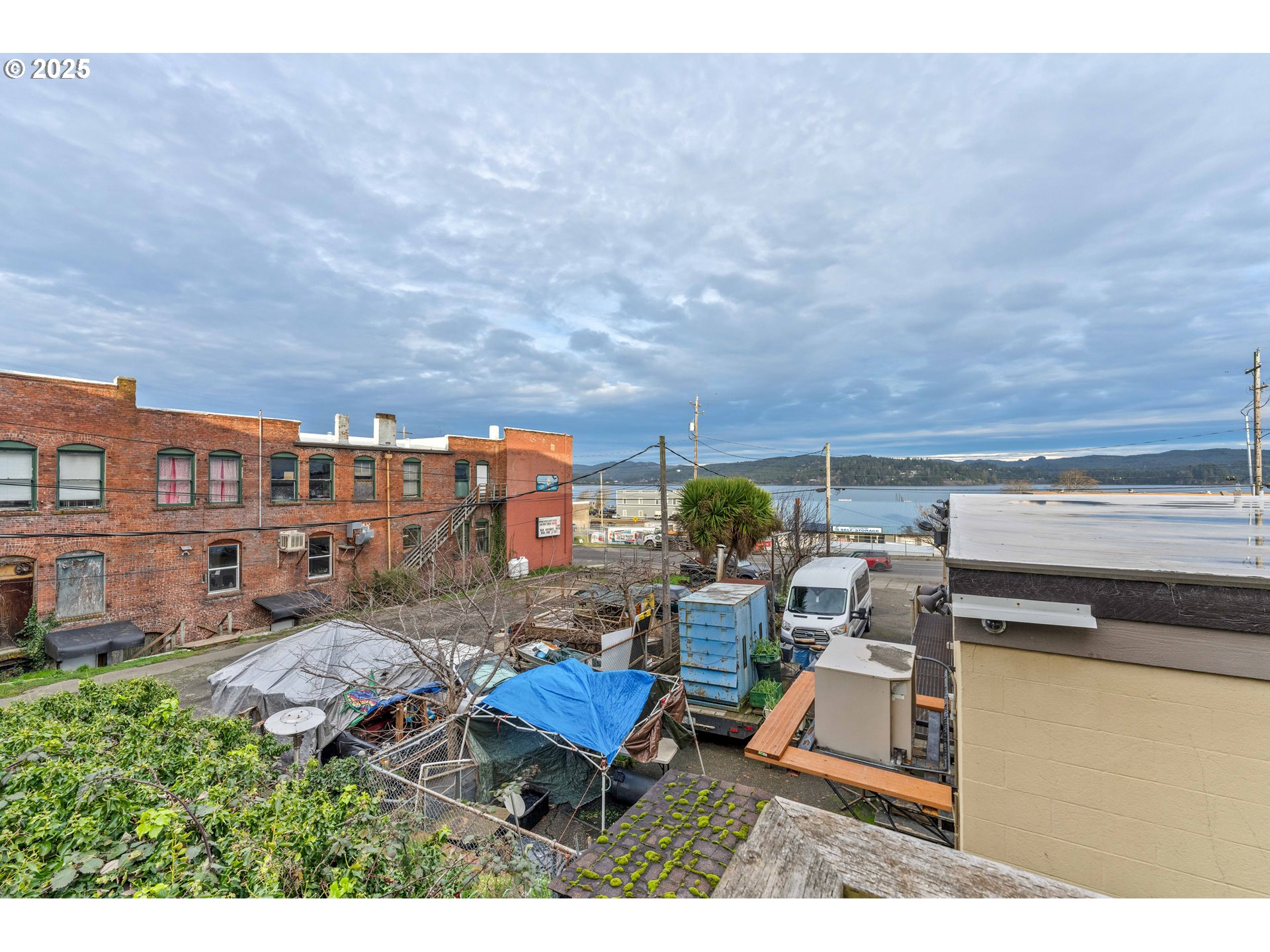 main property photo 31