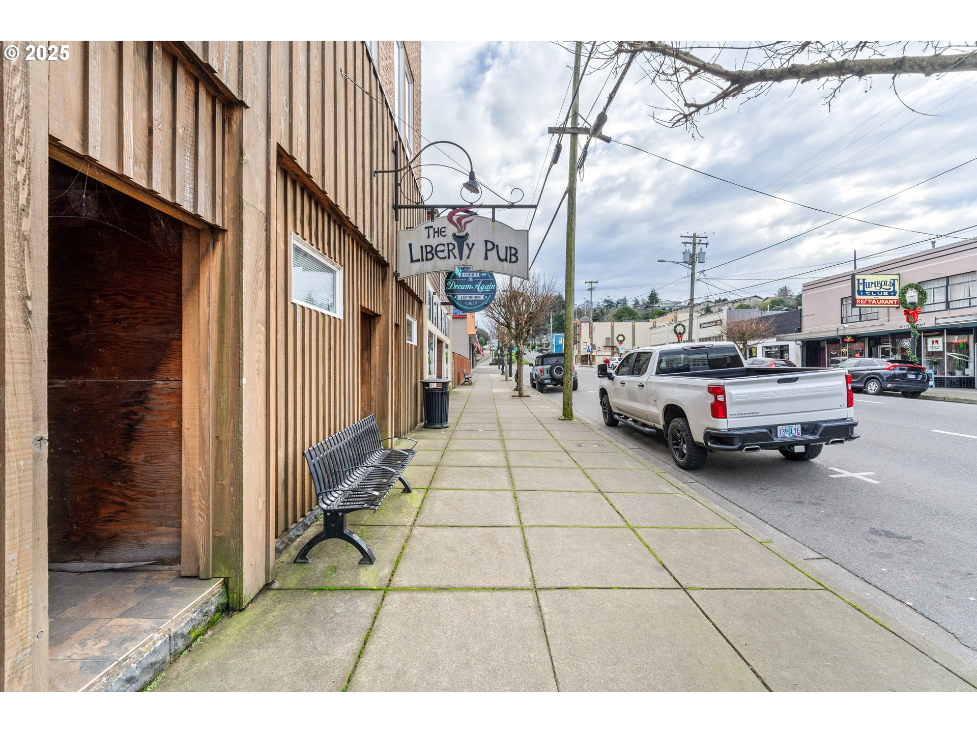 main property photo 33