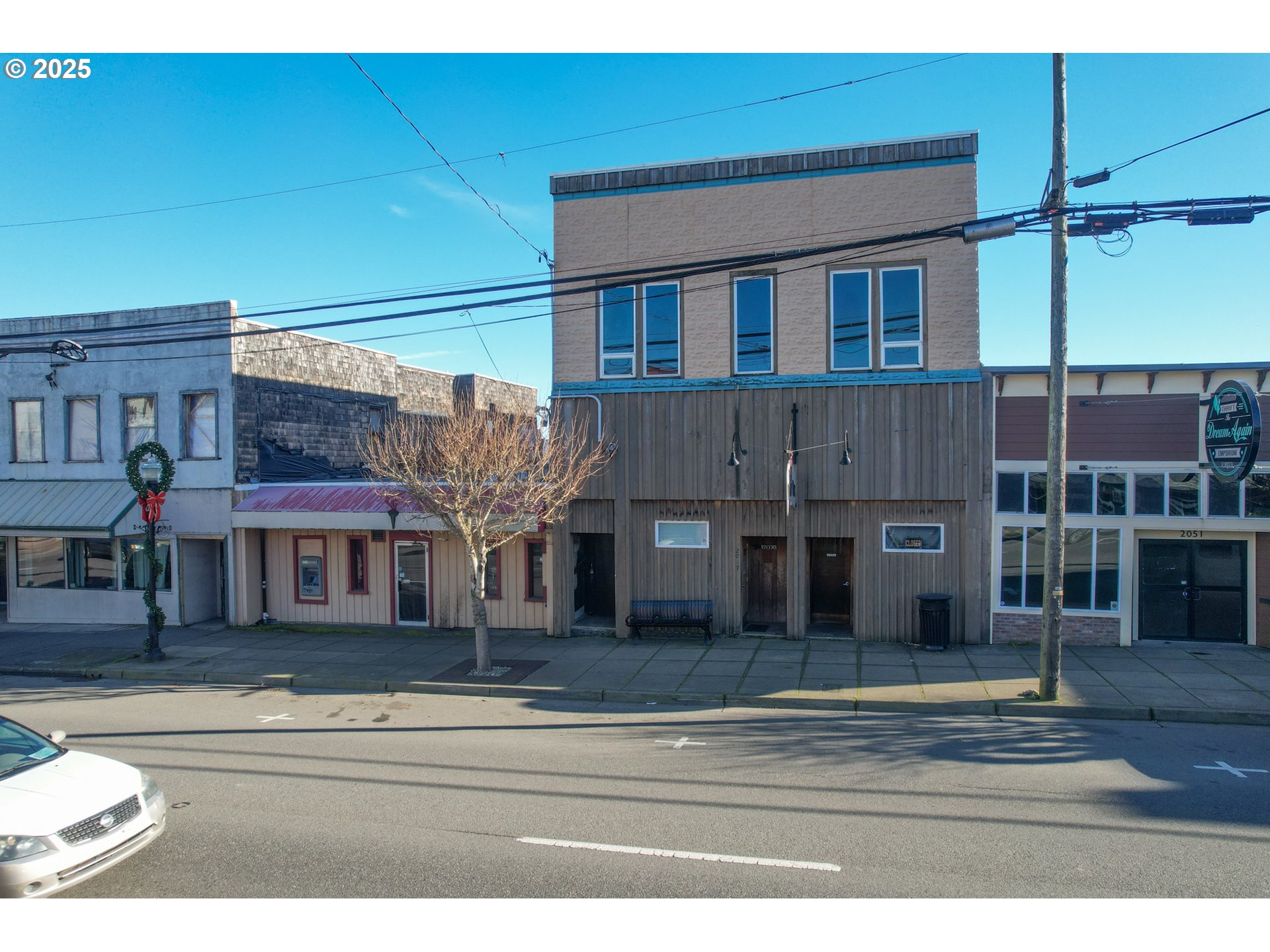 main property photo 35