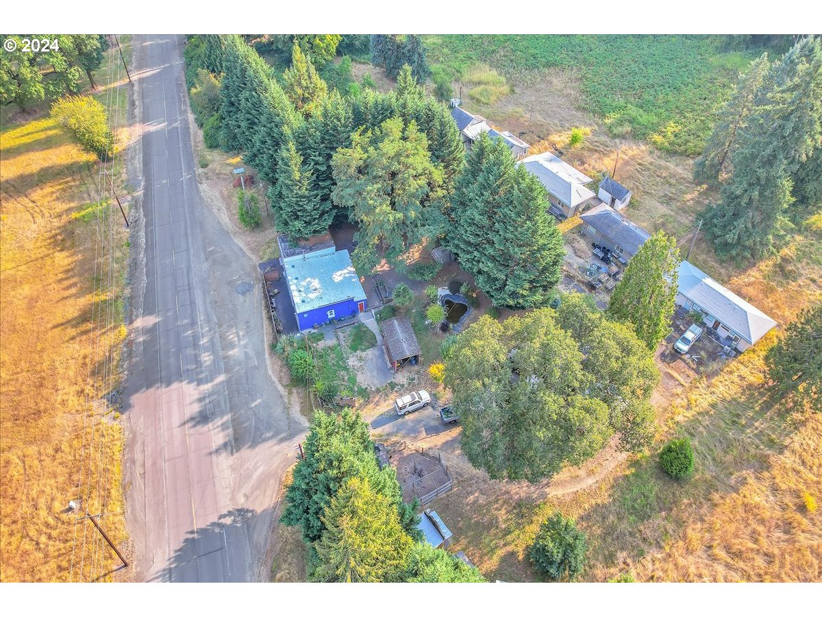 main property photo 11