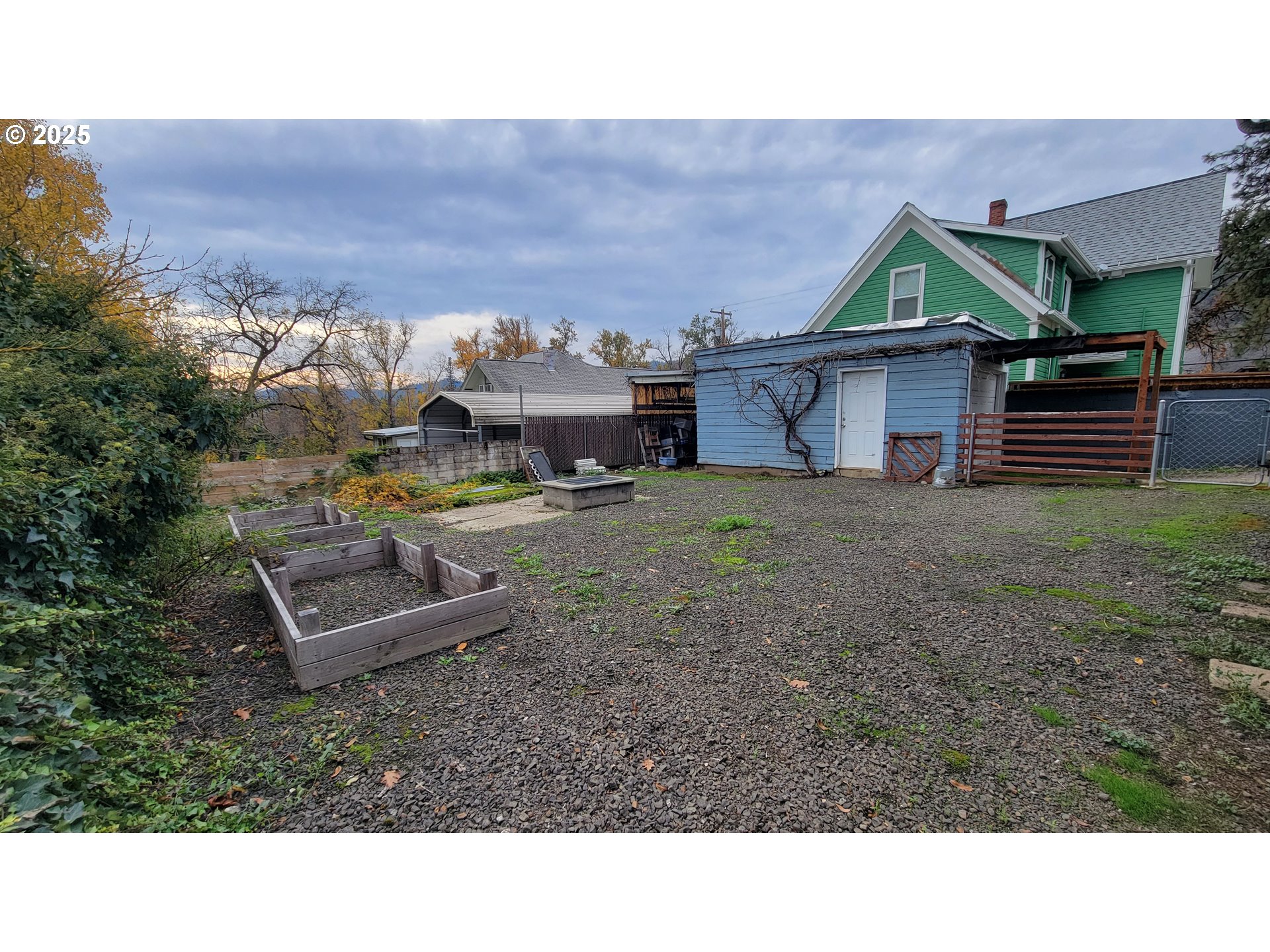 main property photo 36