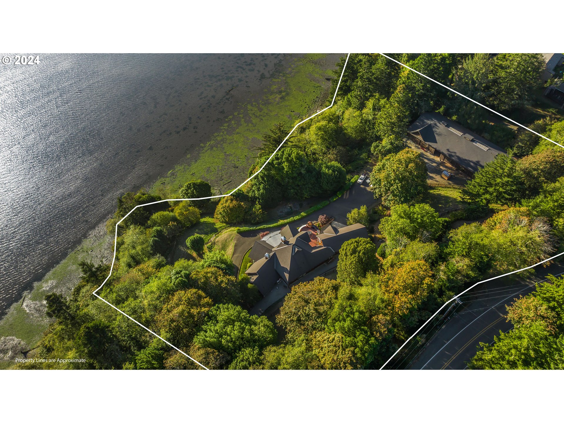 main property photo 40
