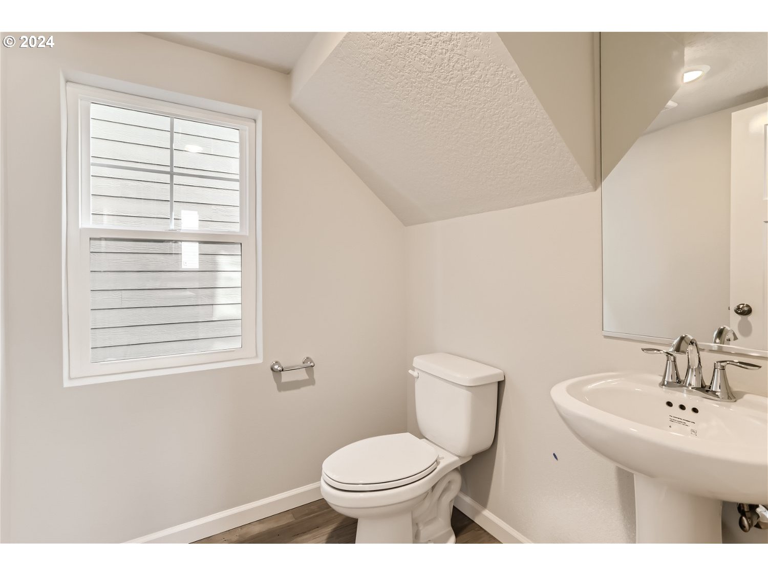 property viewer photo 13