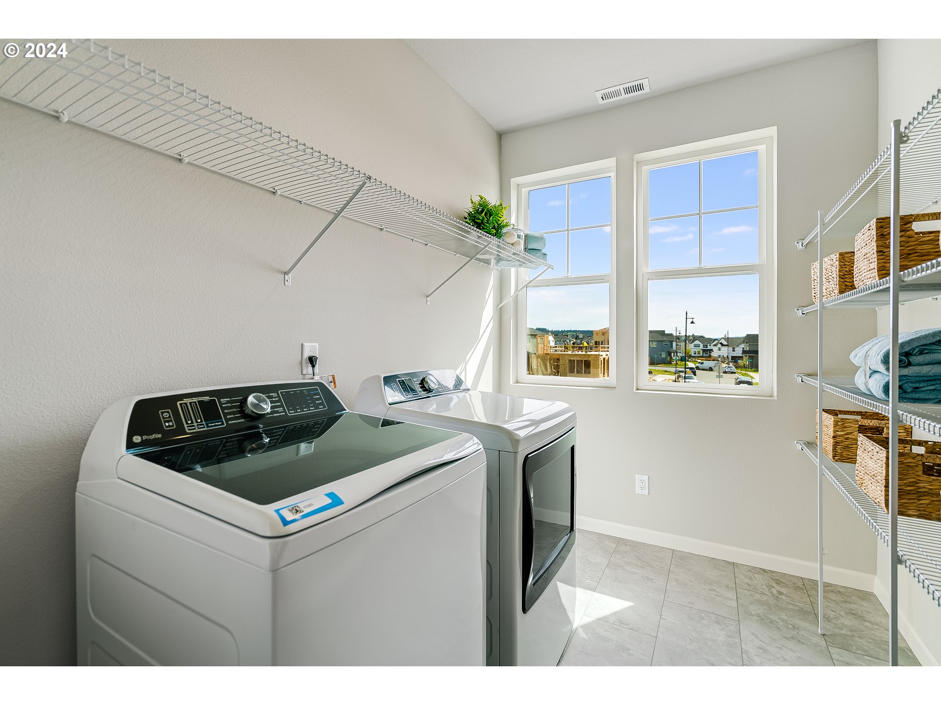 property viewer photo 18
