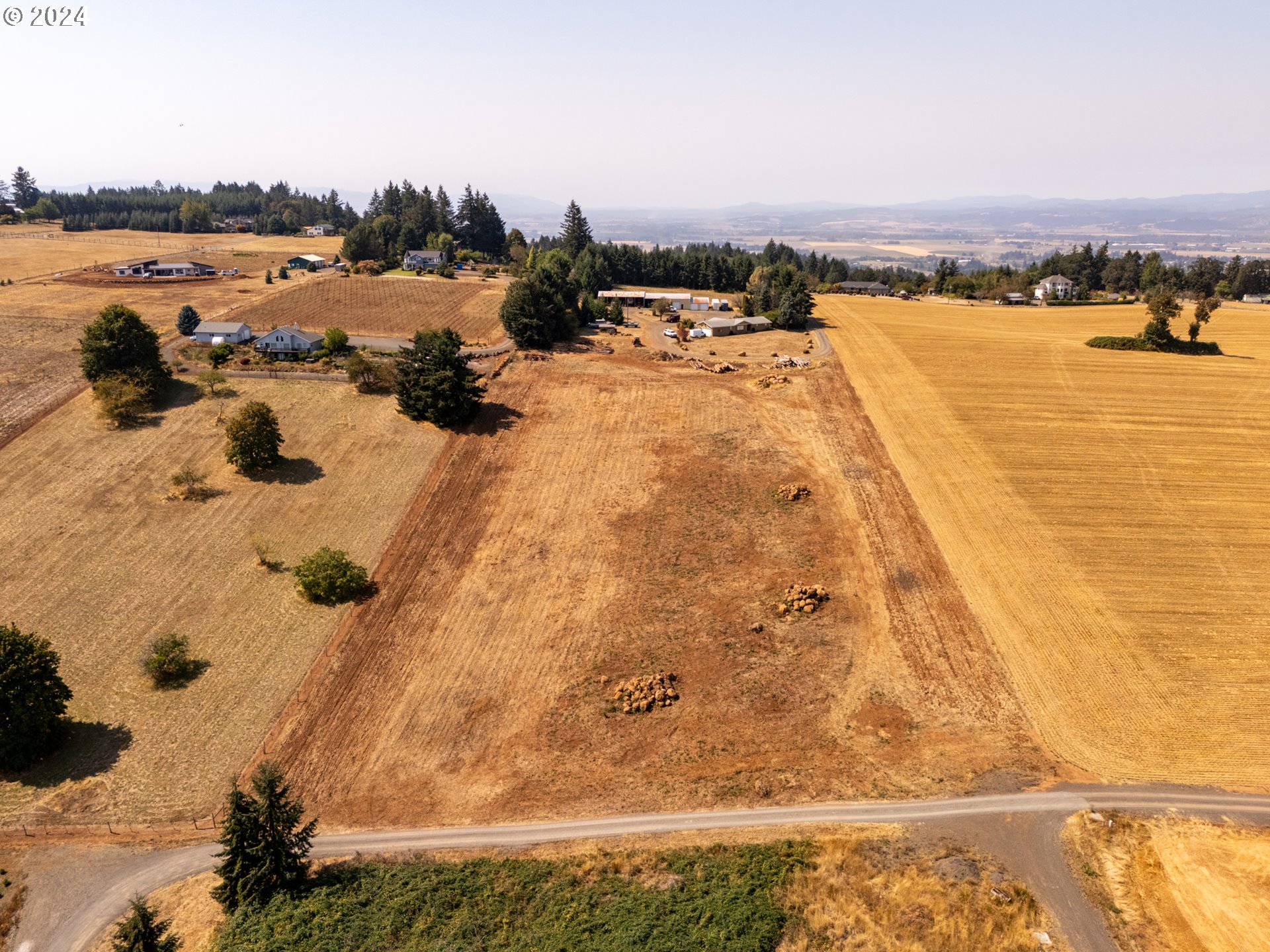 main property photo 13