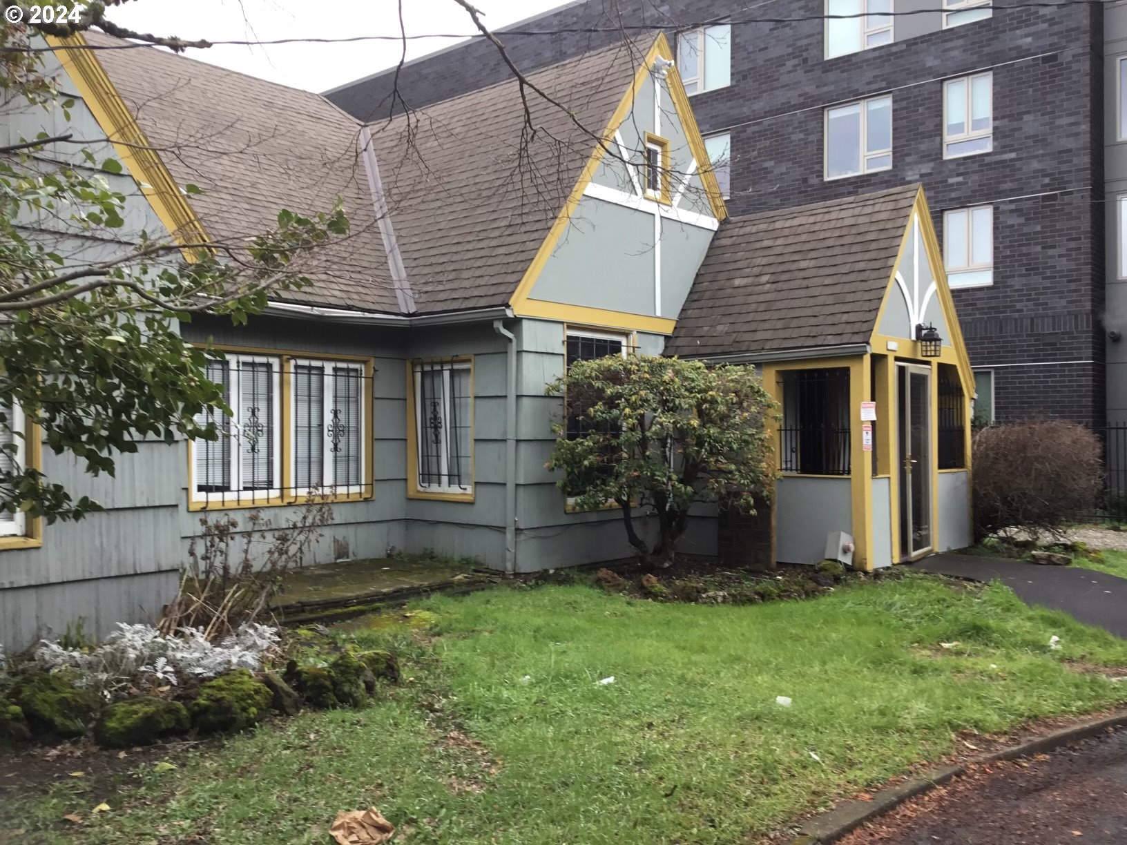 main property photo 11