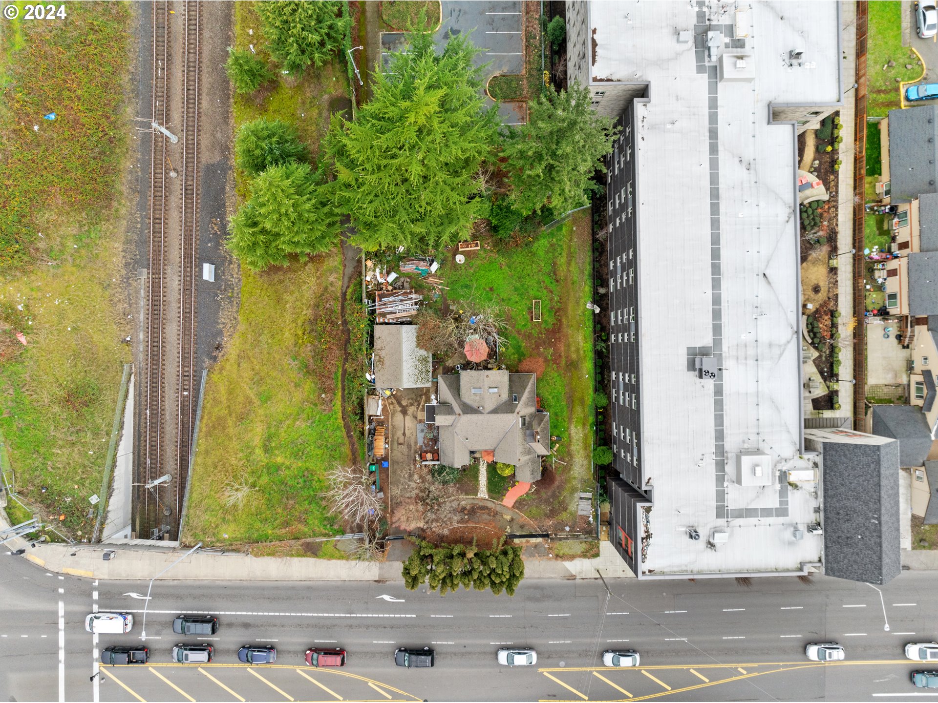 main property photo 14