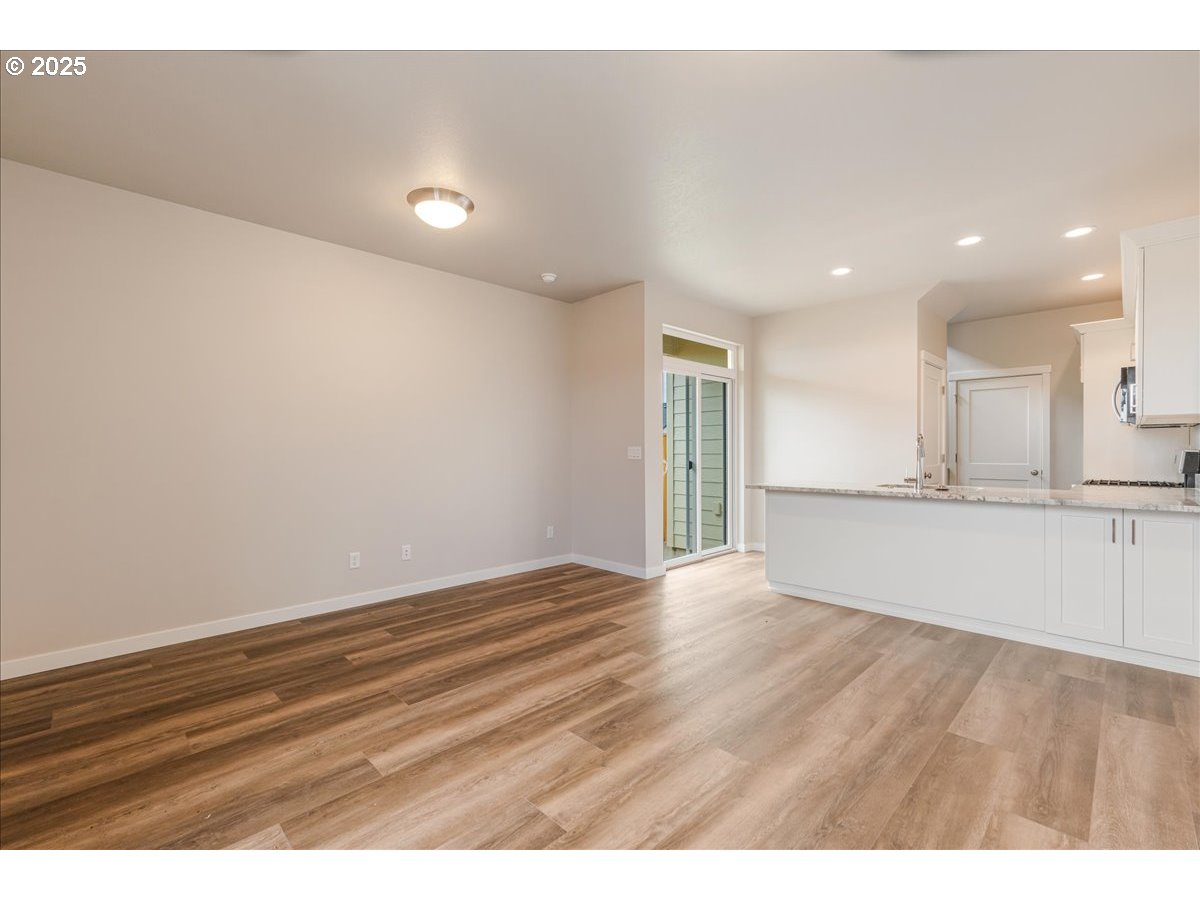 property viewer photo 1