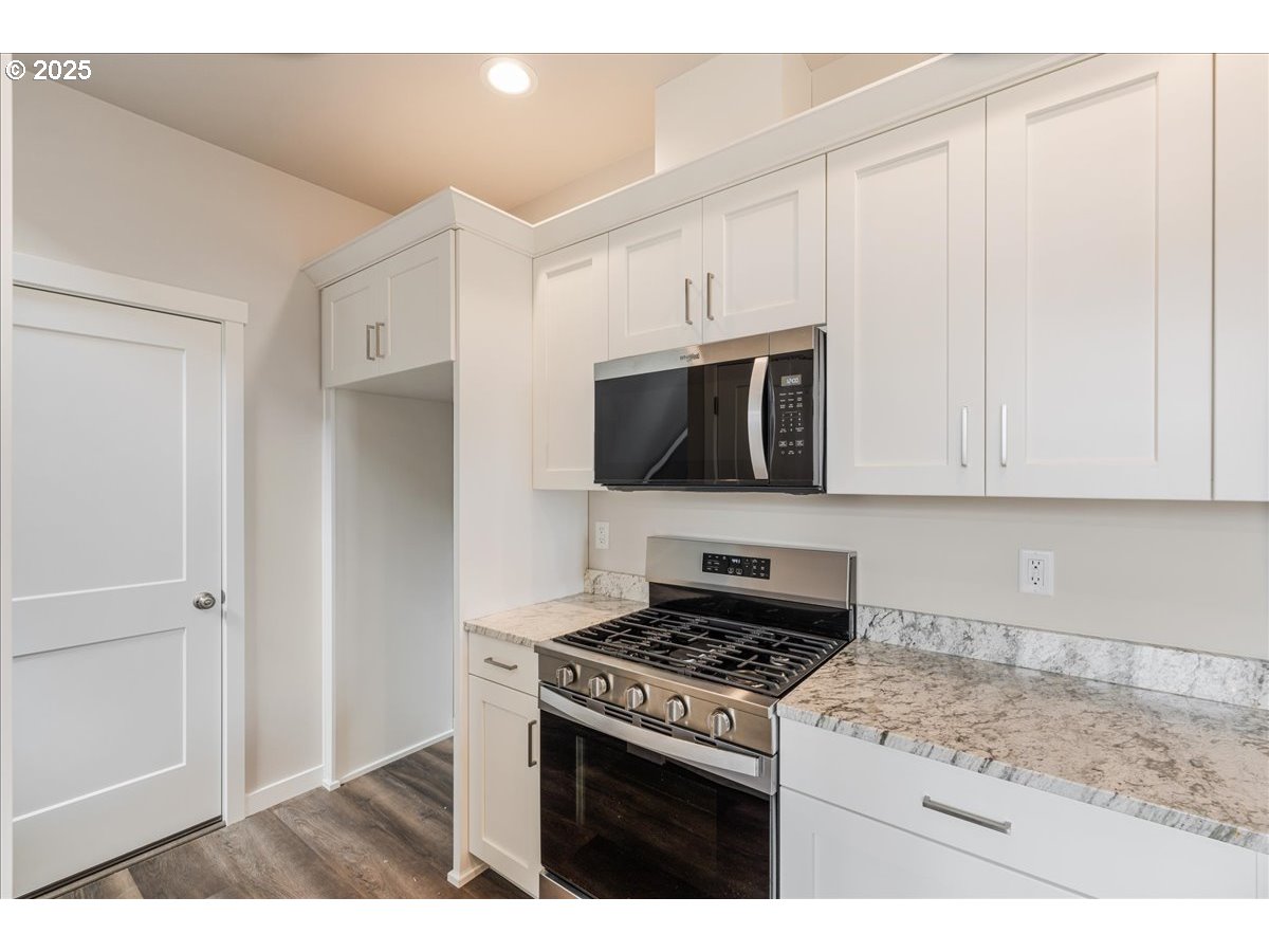 property viewer photo 3