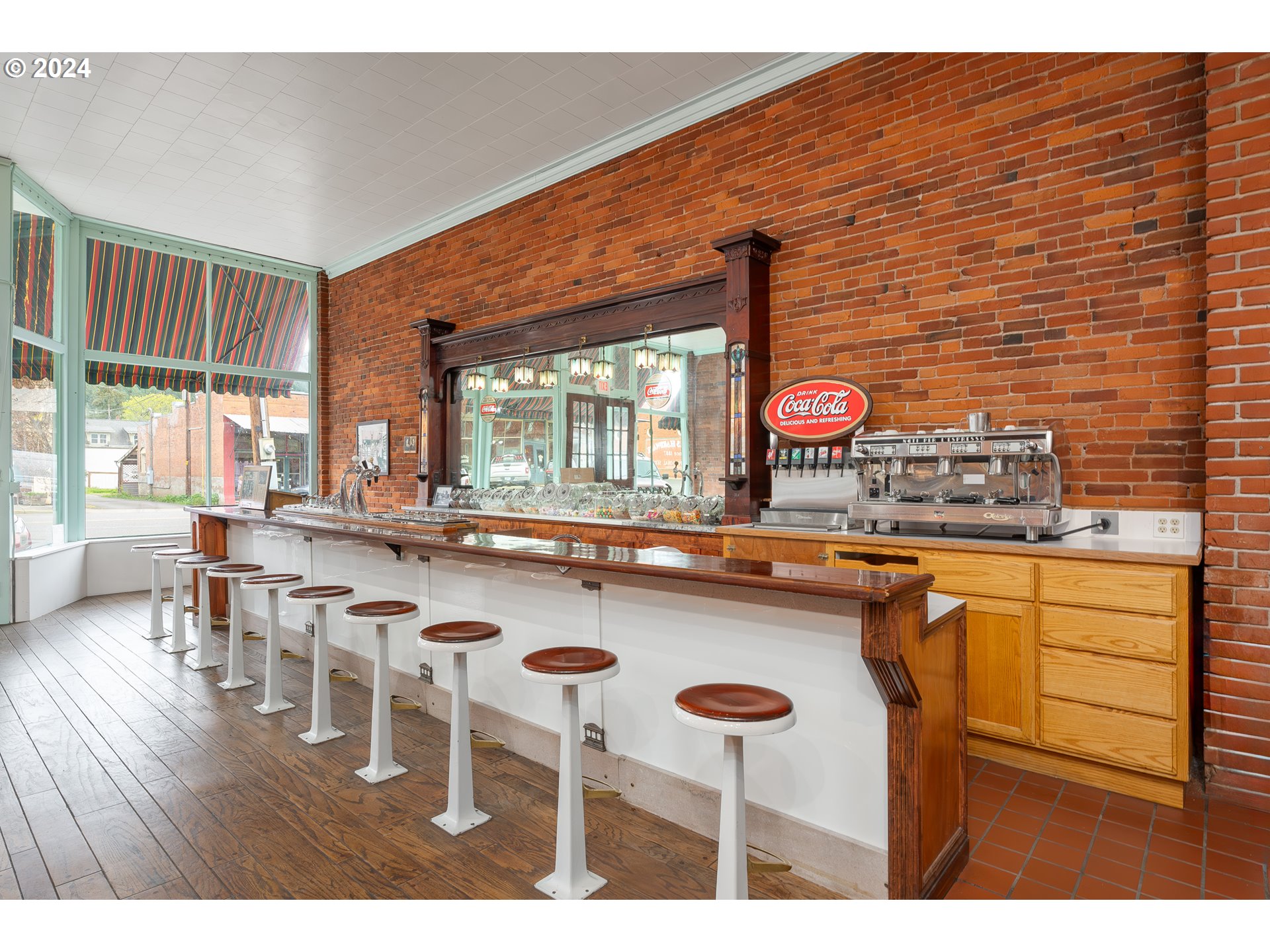 main property photo 10