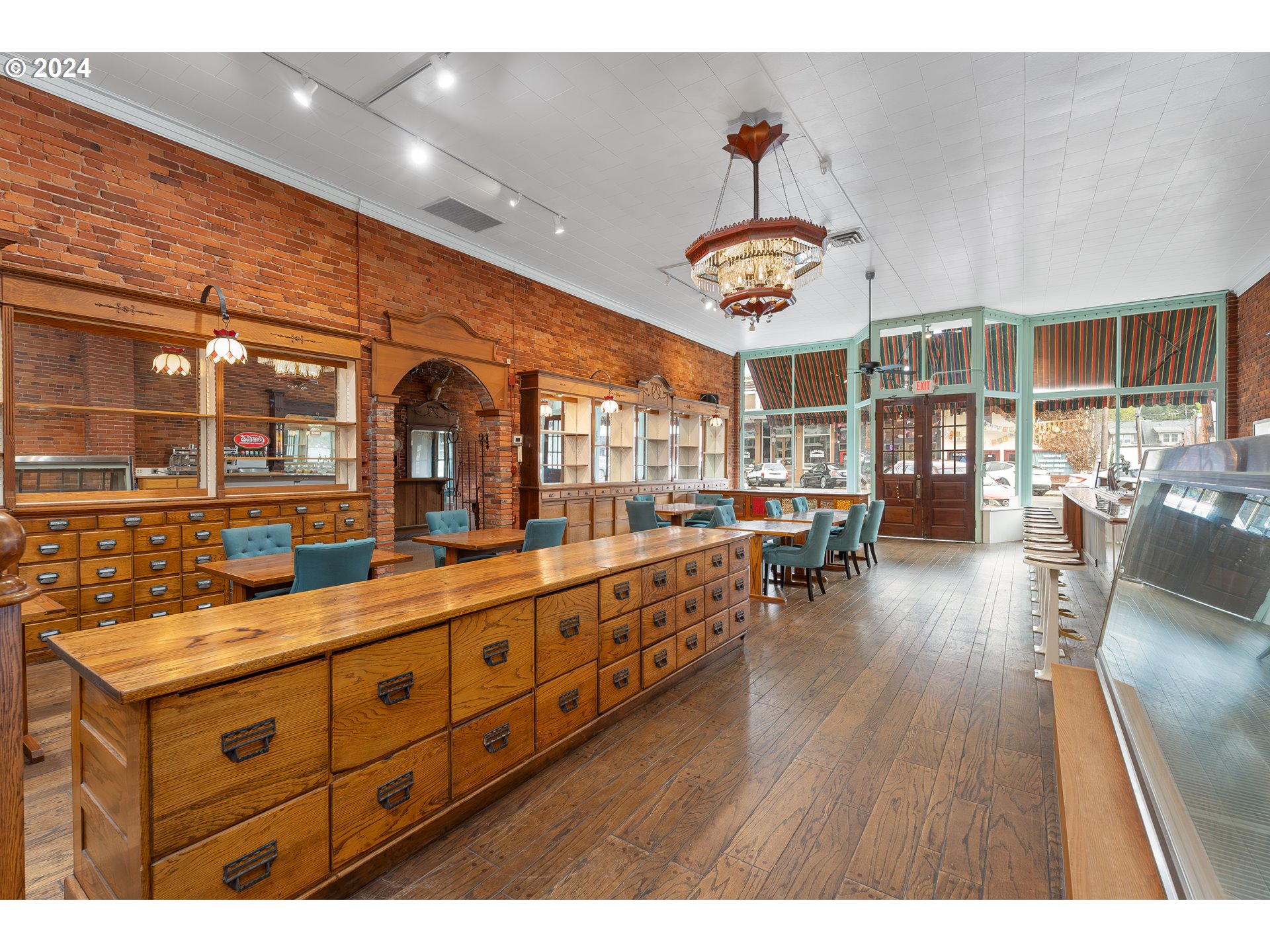 main property photo 11