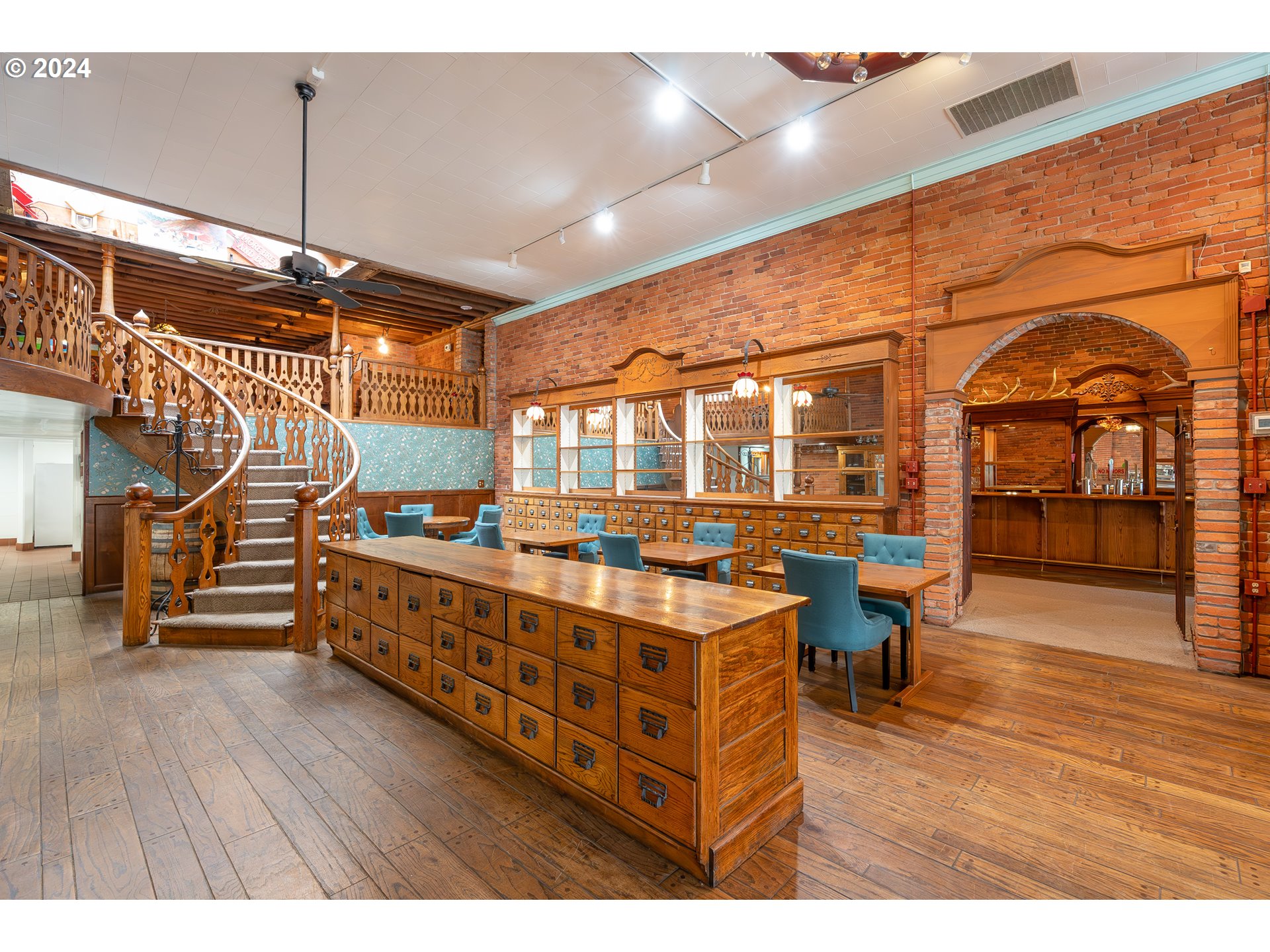 main property photo 13