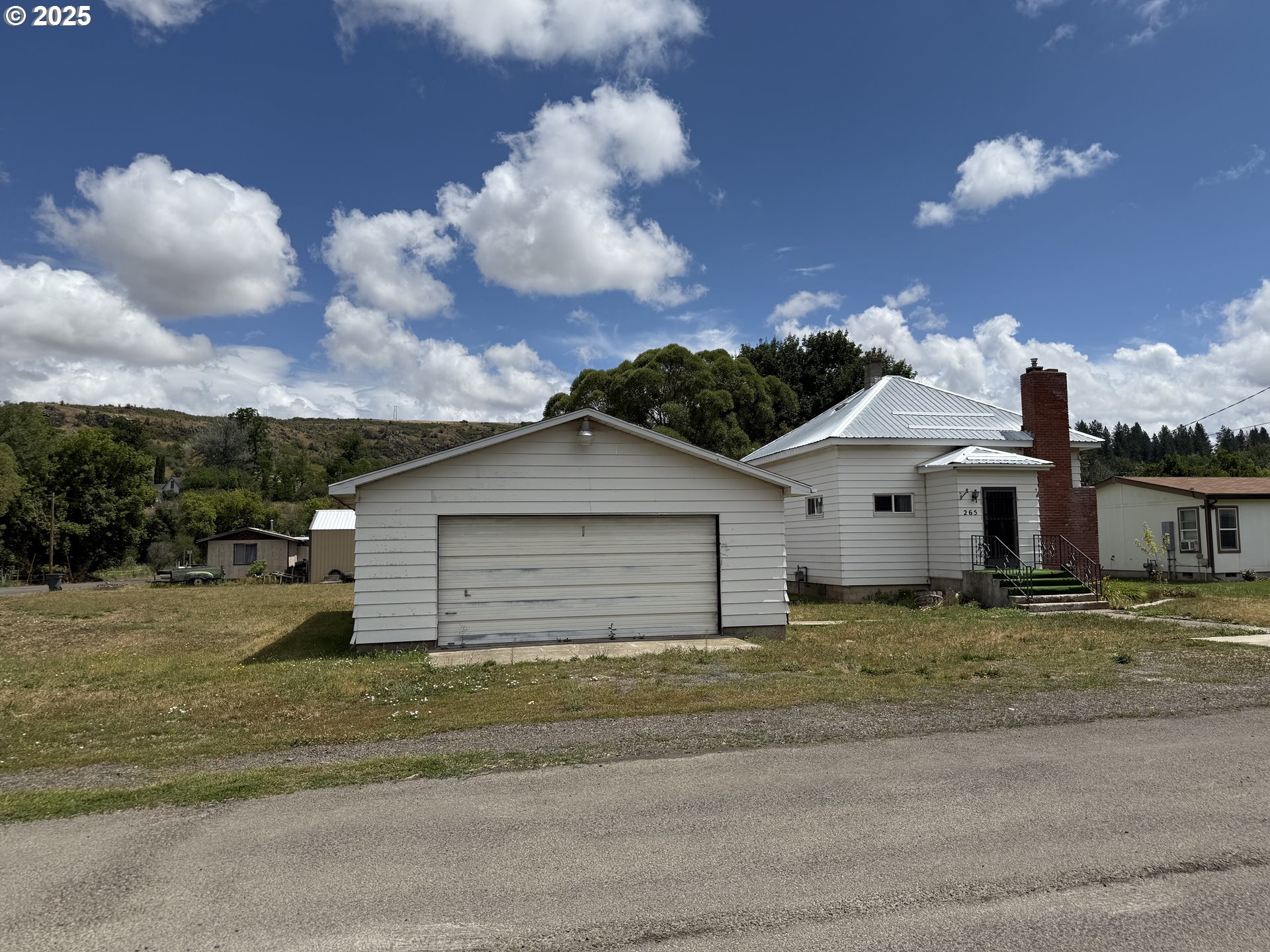 main property photo 1