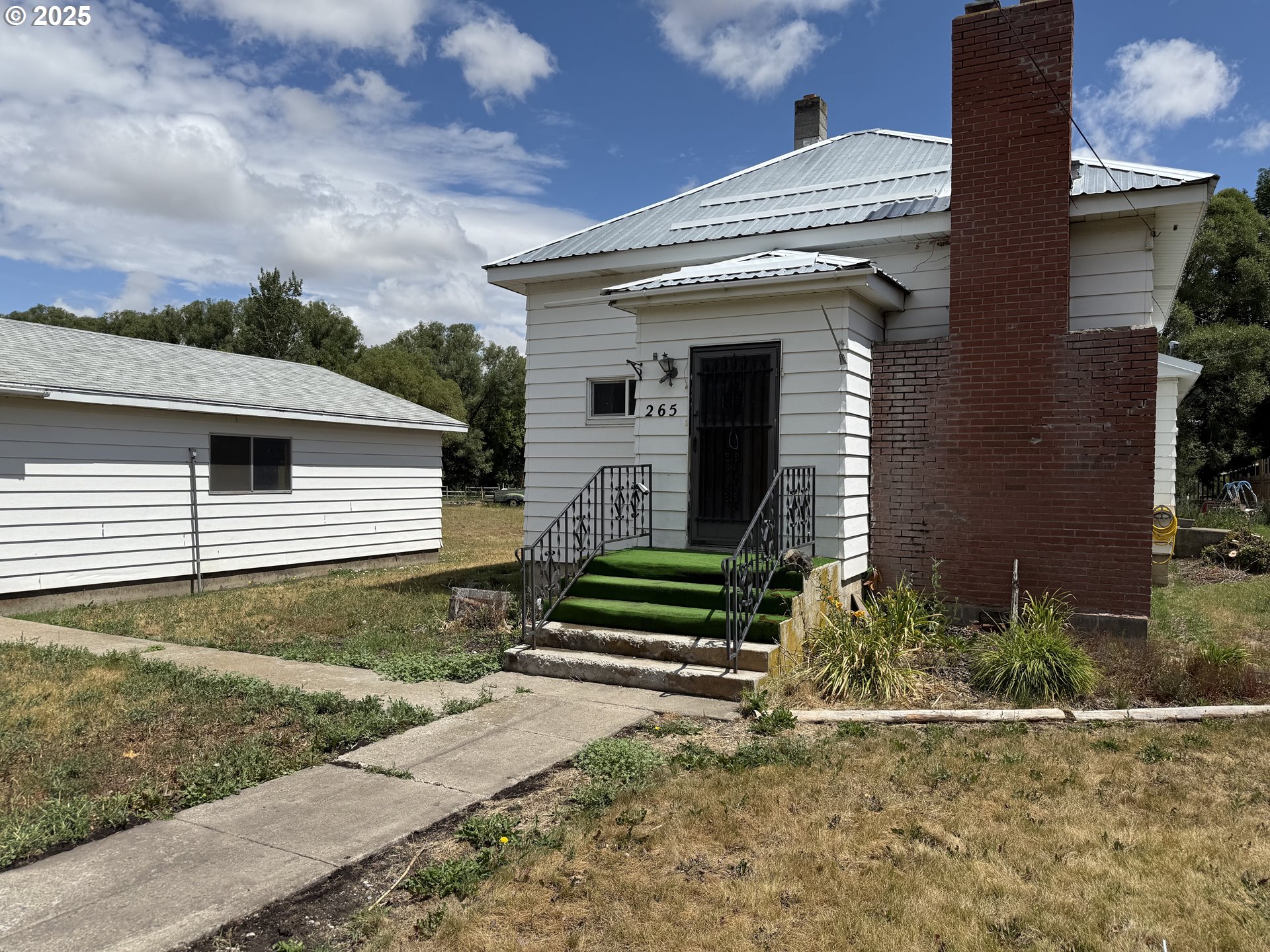 main property photo 30