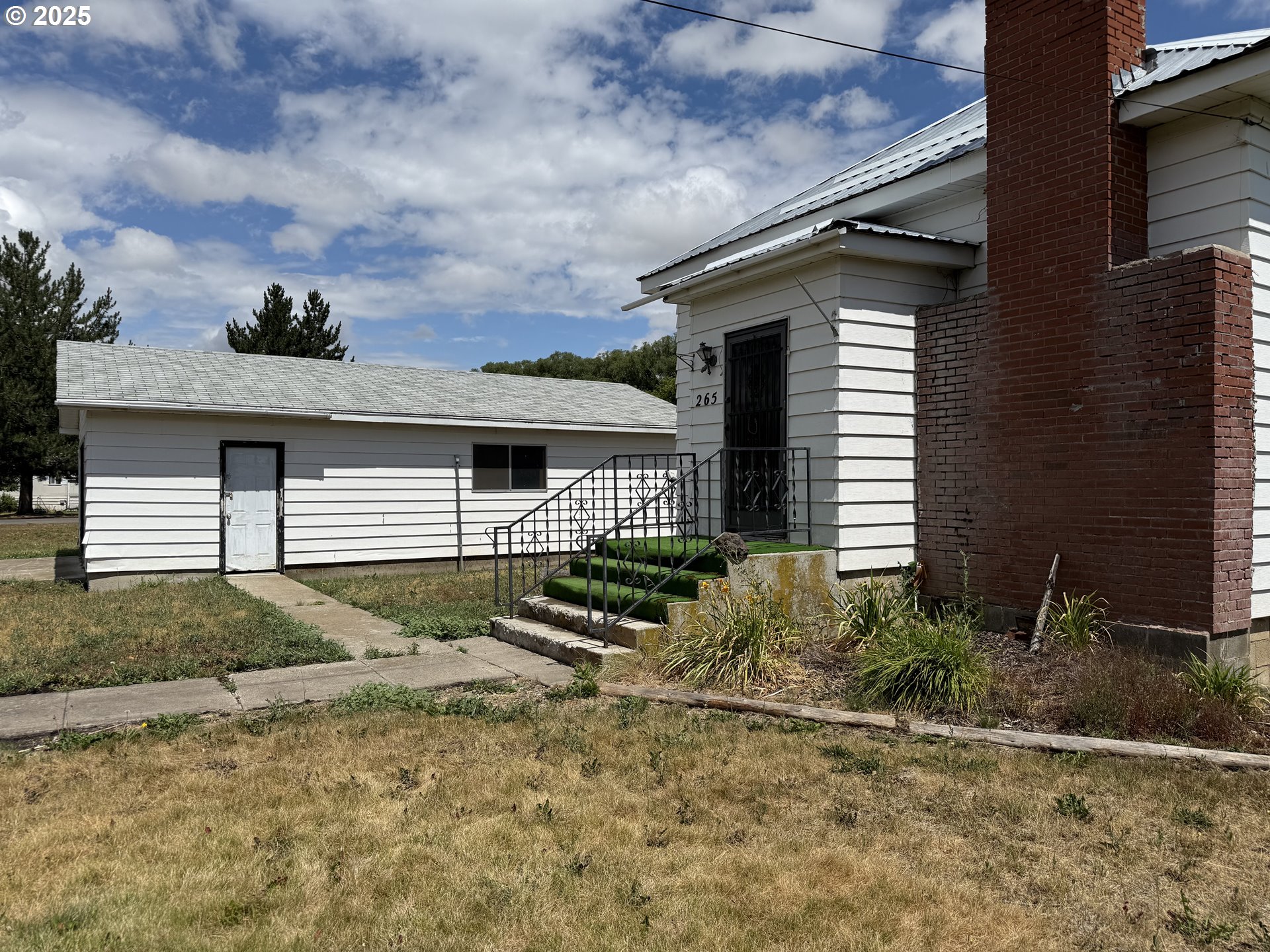 main property photo 31