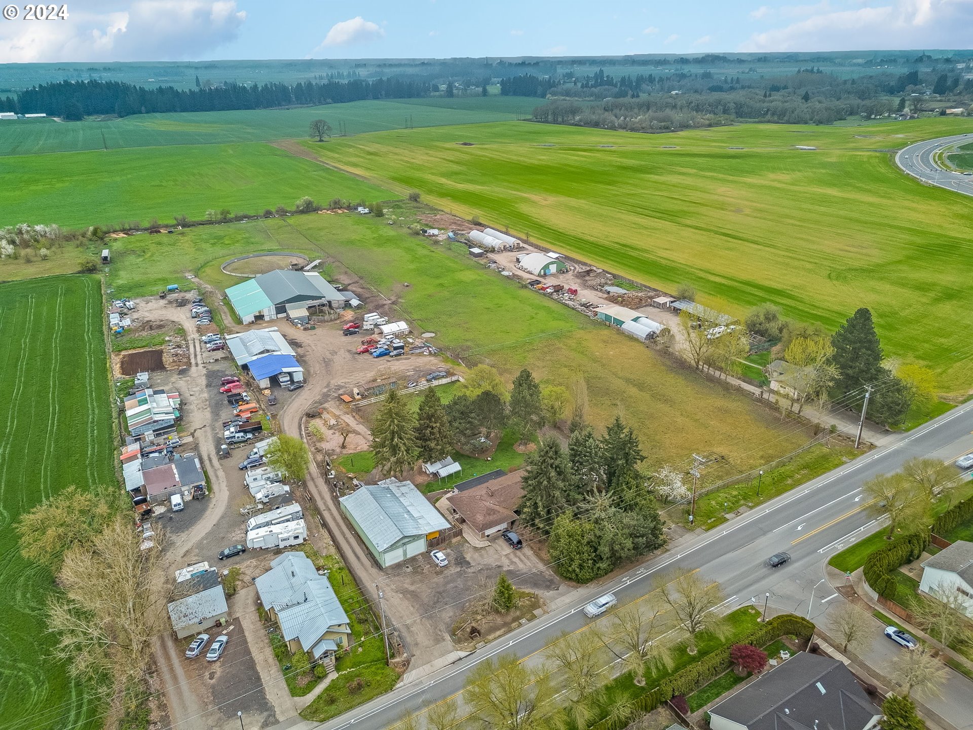 main property photo 3