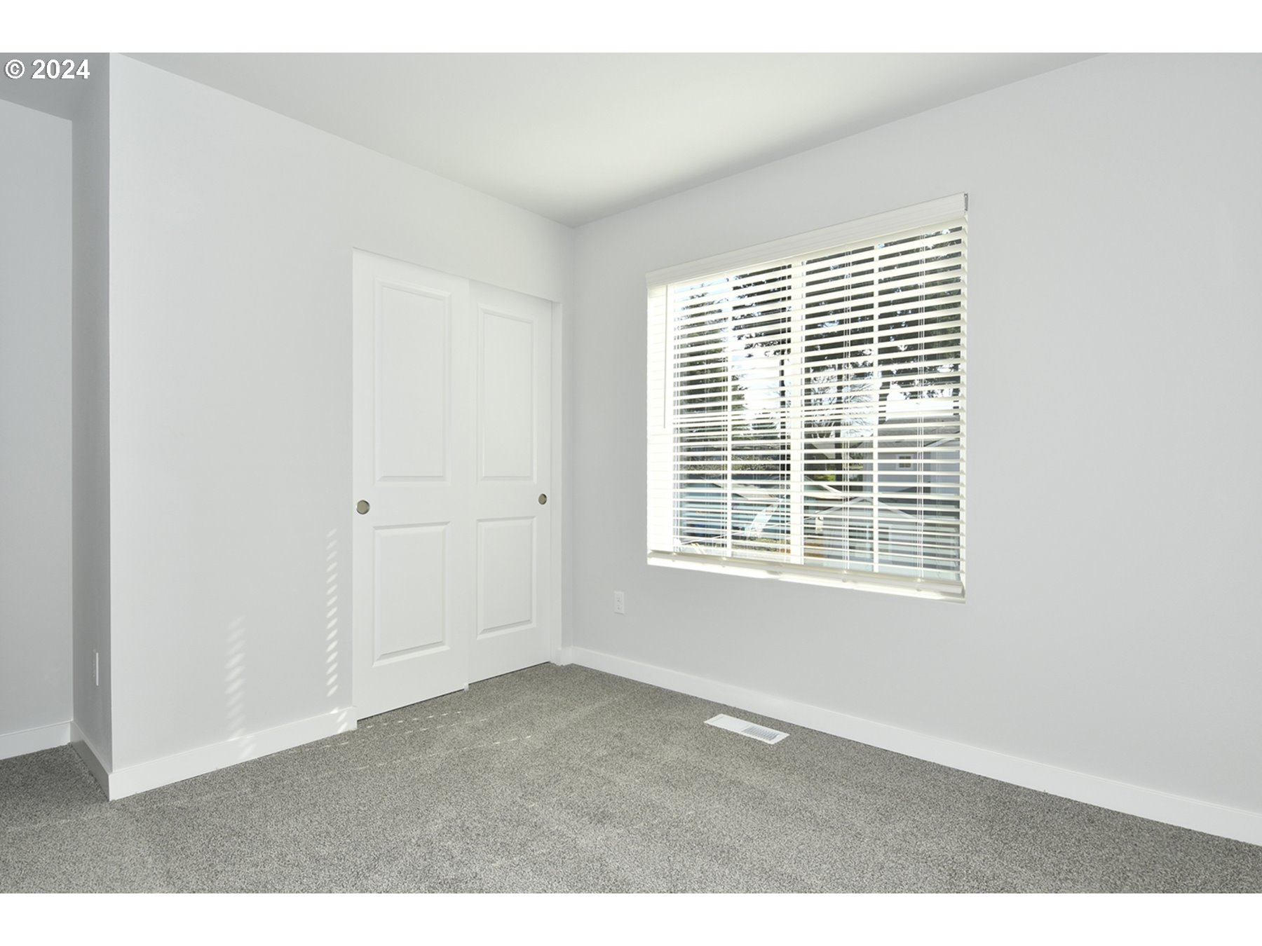 property viewer photo 14