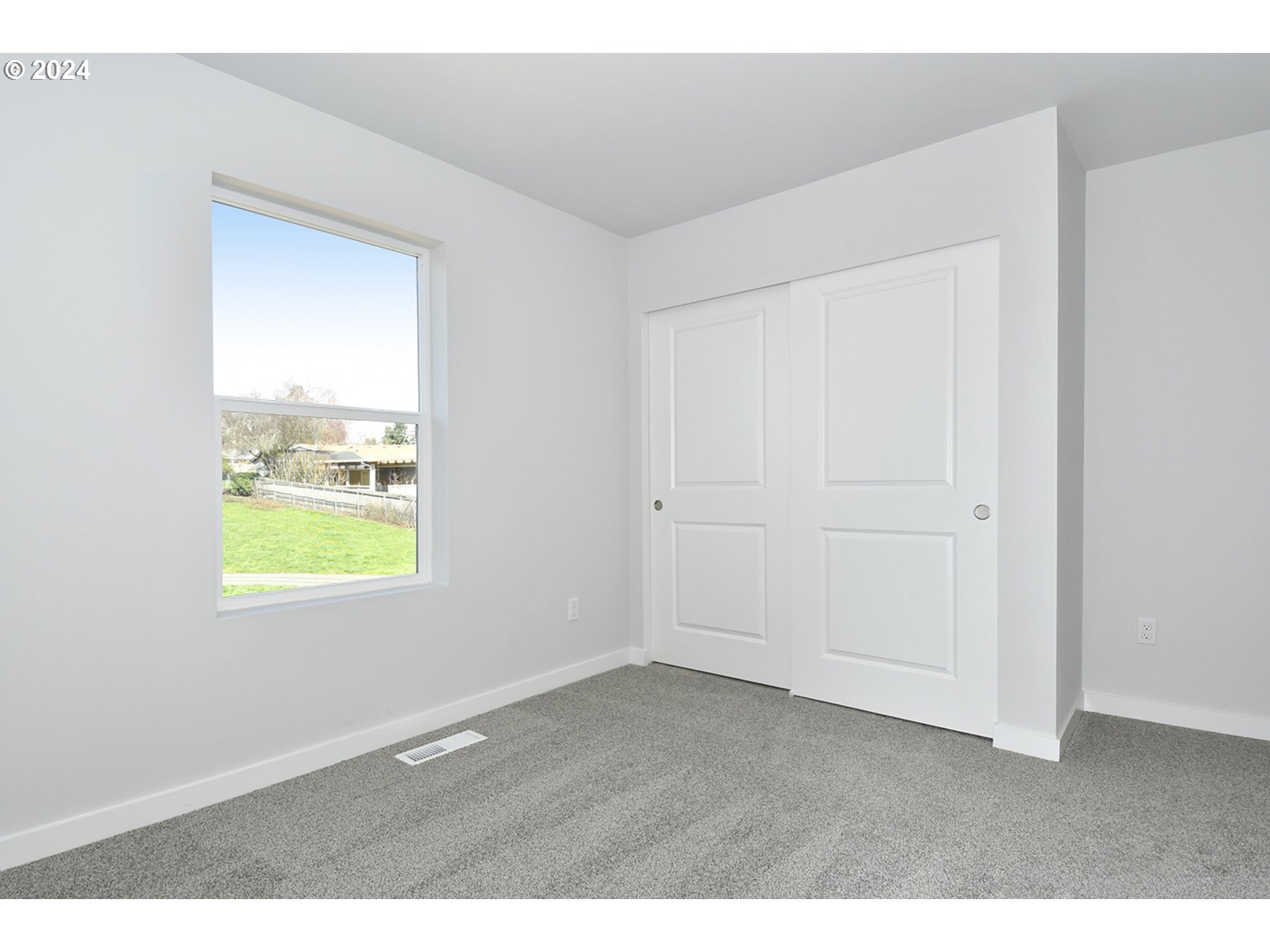 property viewer photo 17